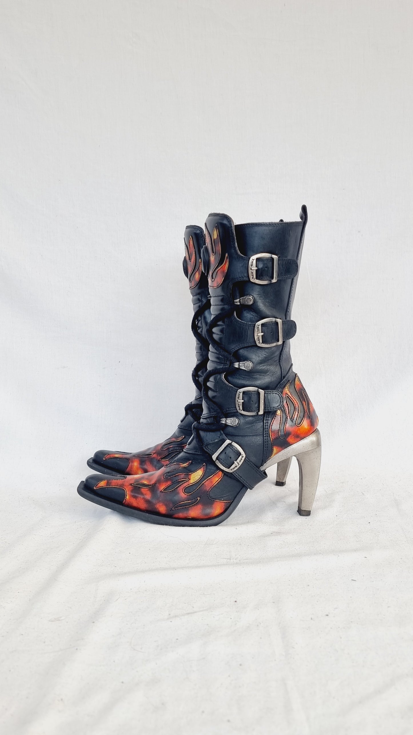 EU 36 / UK 3 New Rock Boots