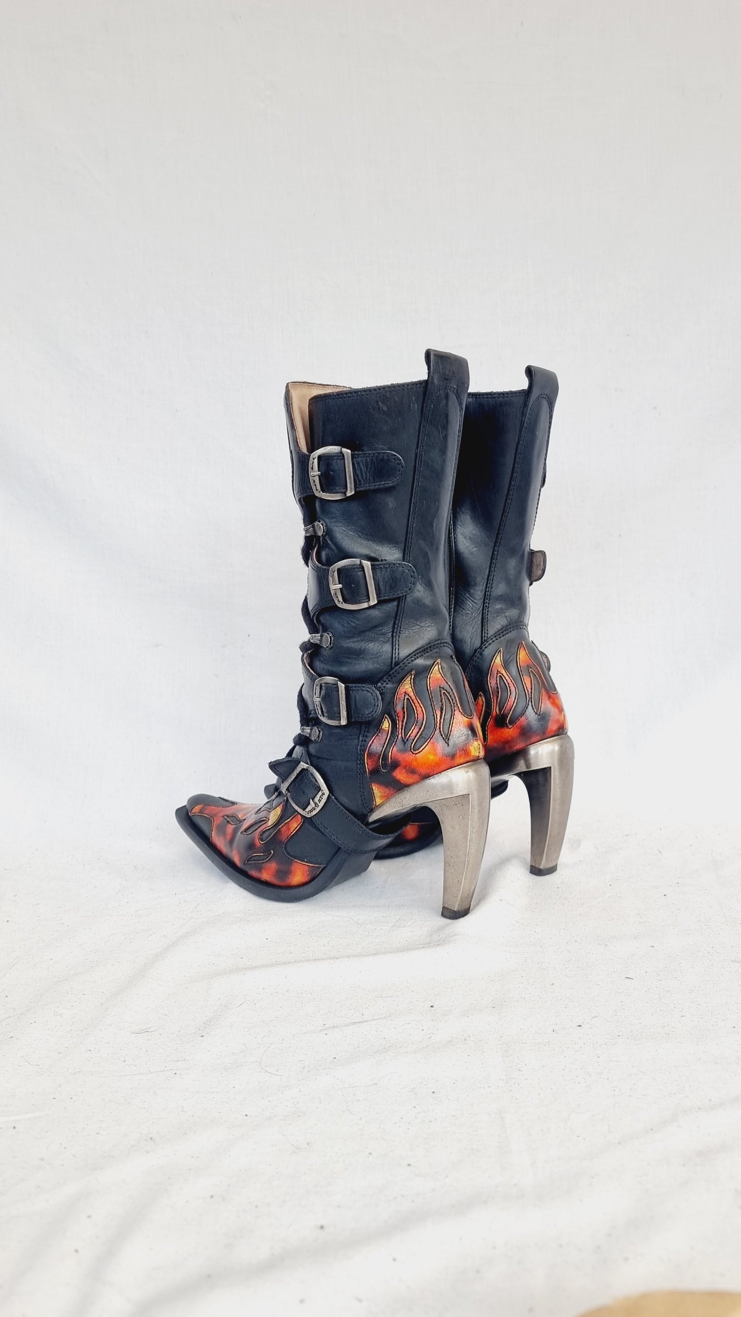 EU 36 / UK 3 New Rock Boots
