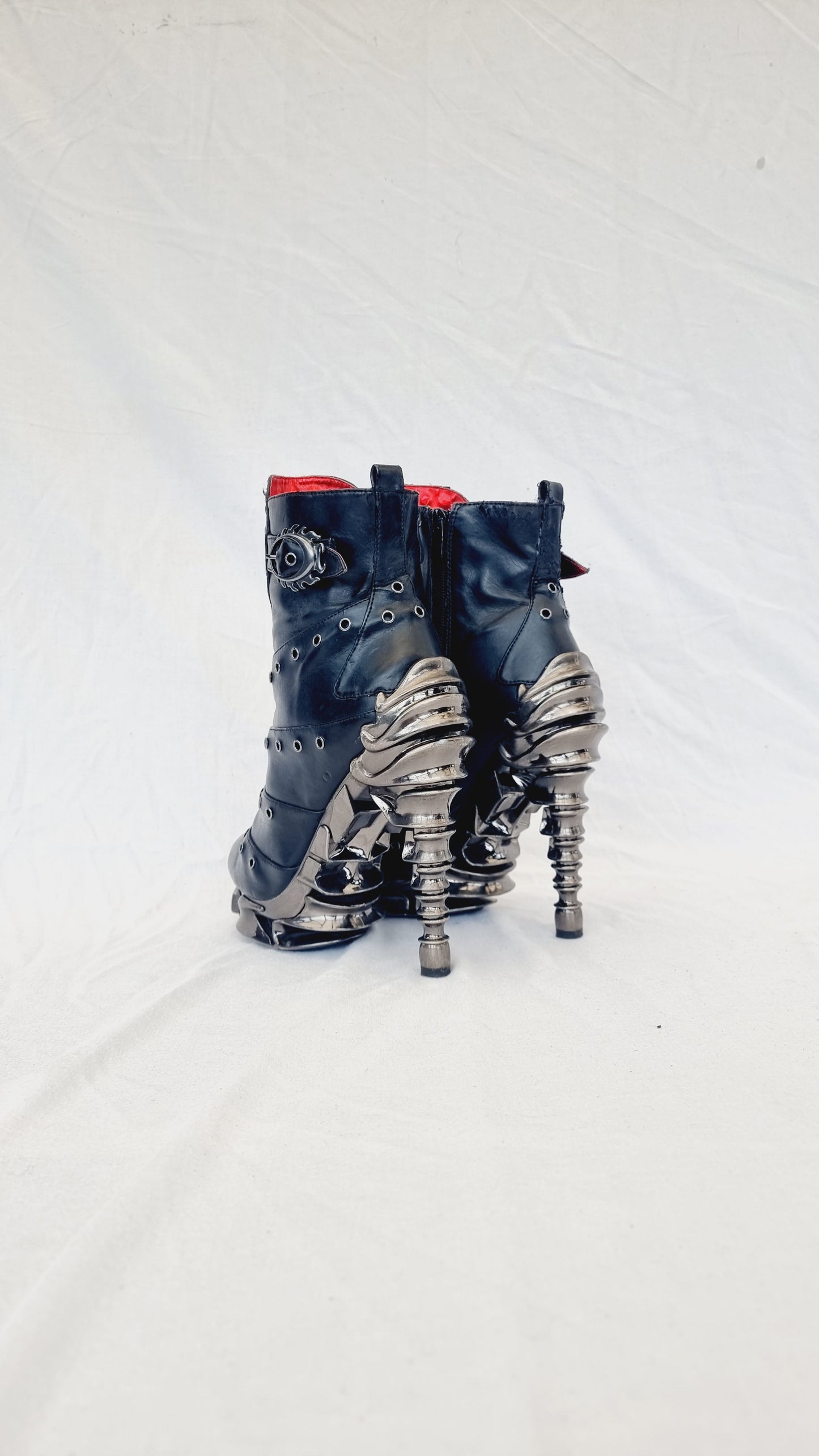 EU 42 / UK 8 HADES Boots