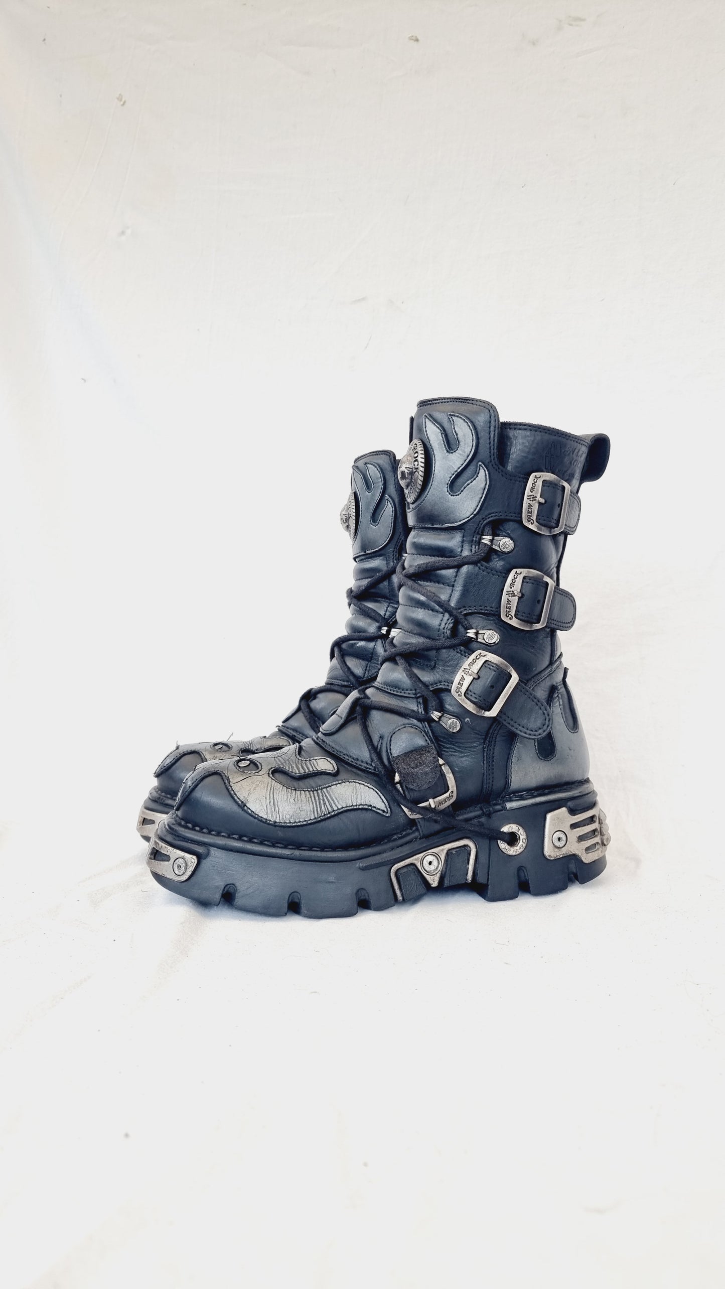 EU 40 / UK 7 New Rock Boots
