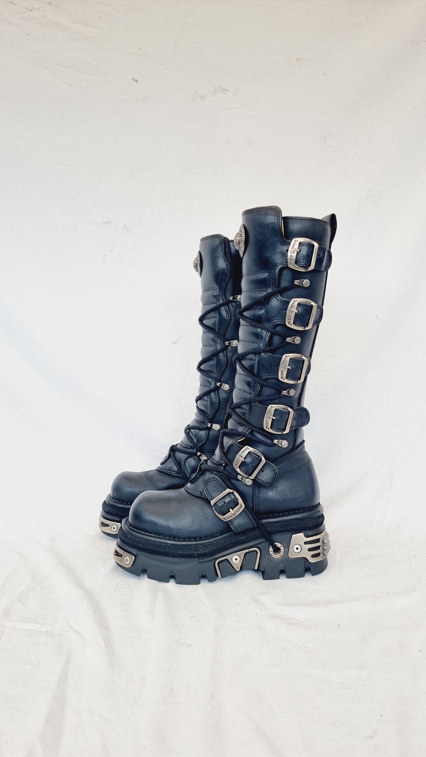 EU 37 / UK 4 New Rock Boots