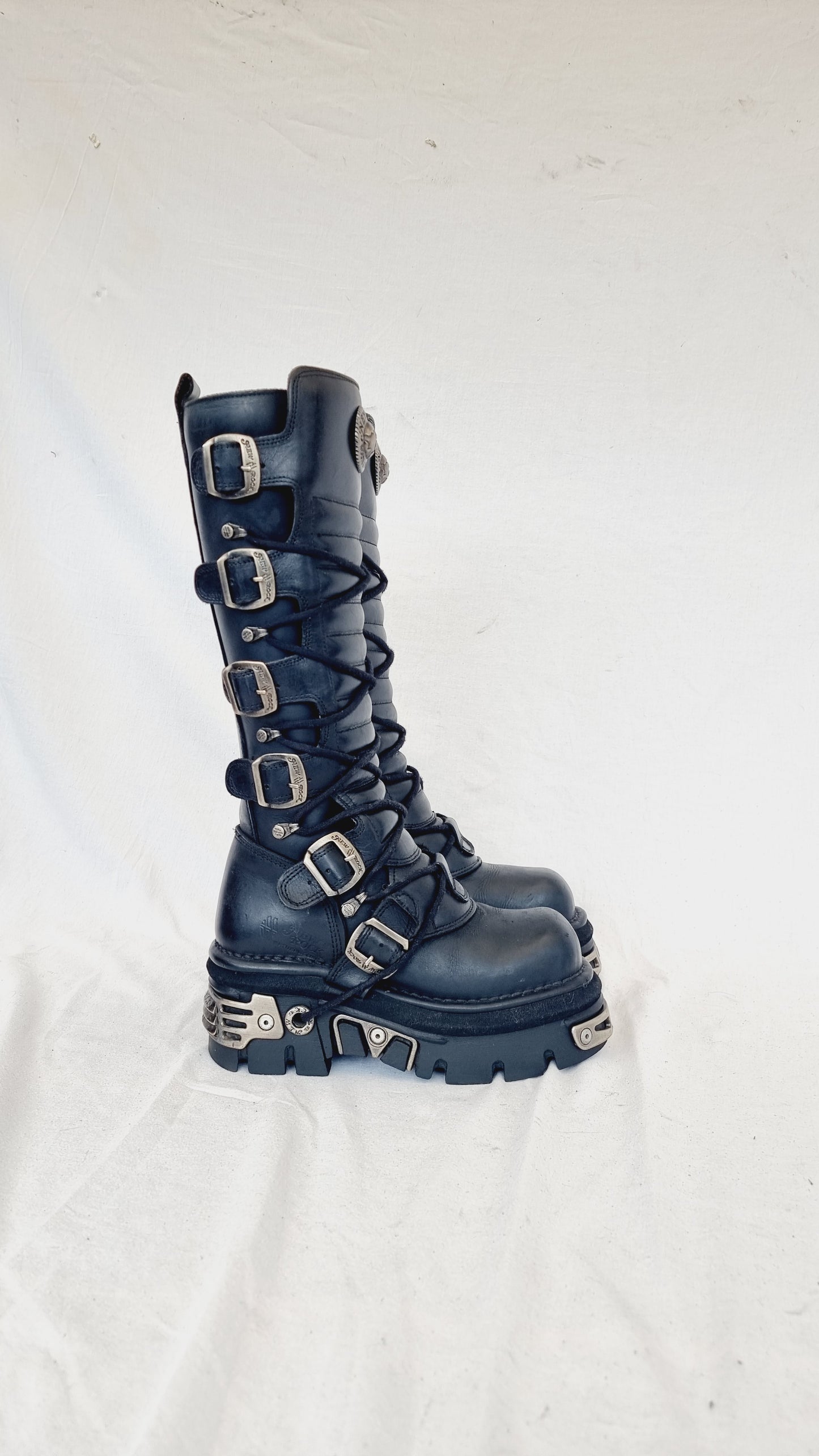 EU 37 / UK 4 New Rock Boots