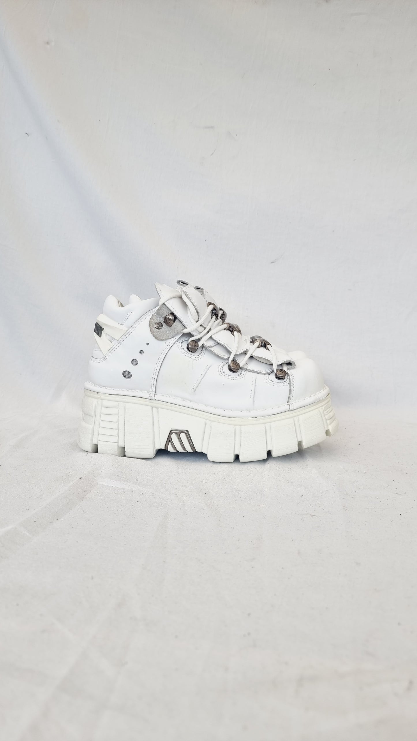 EU 40 / UK 7 New Rock Boots