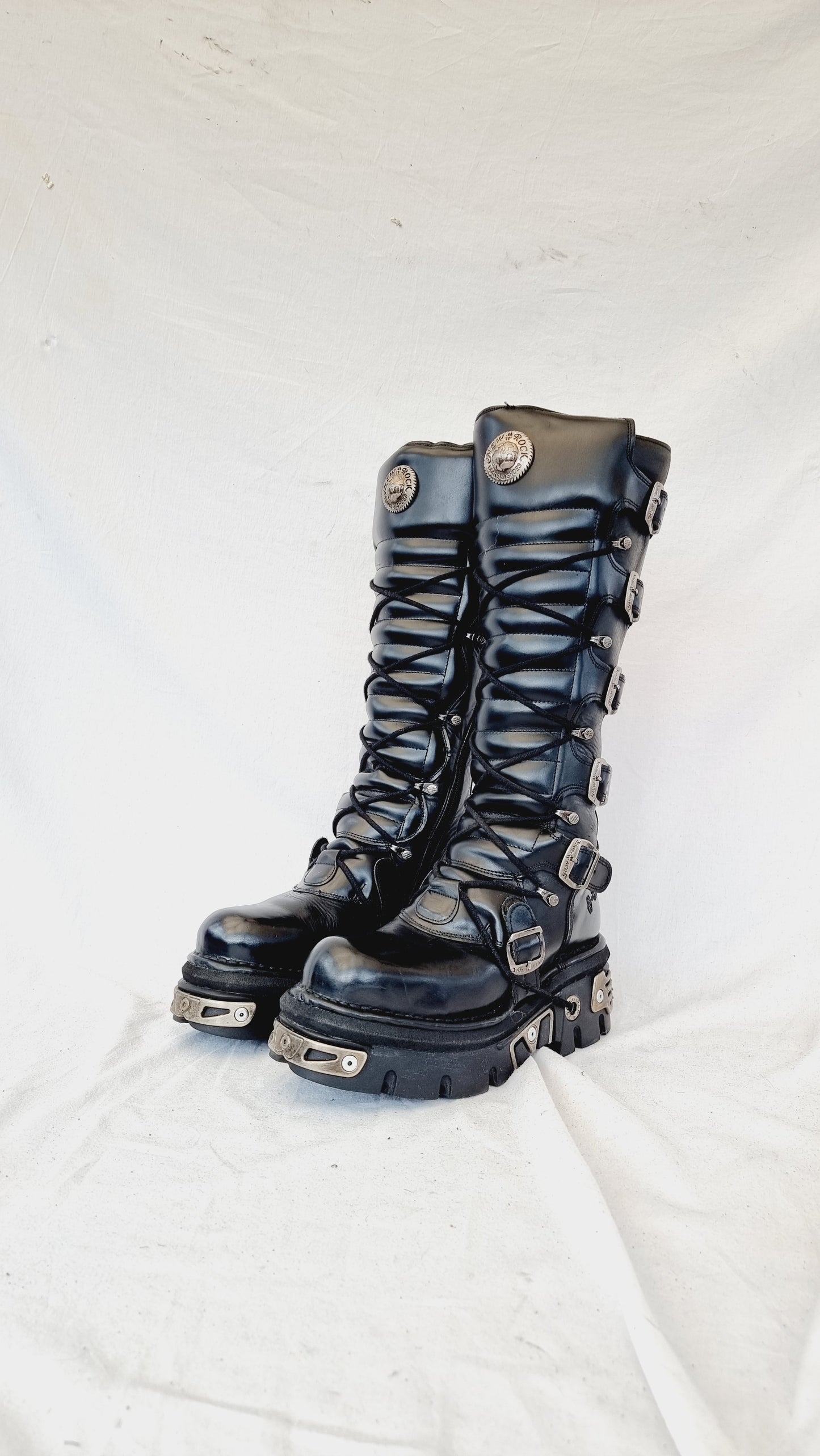 EU 41 / UK 7.5 New Rock Boots