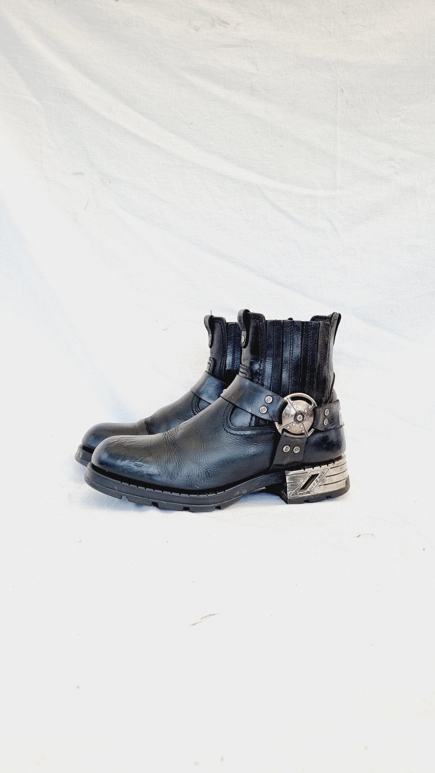 EU 44 / UK 10 New Rock Boots