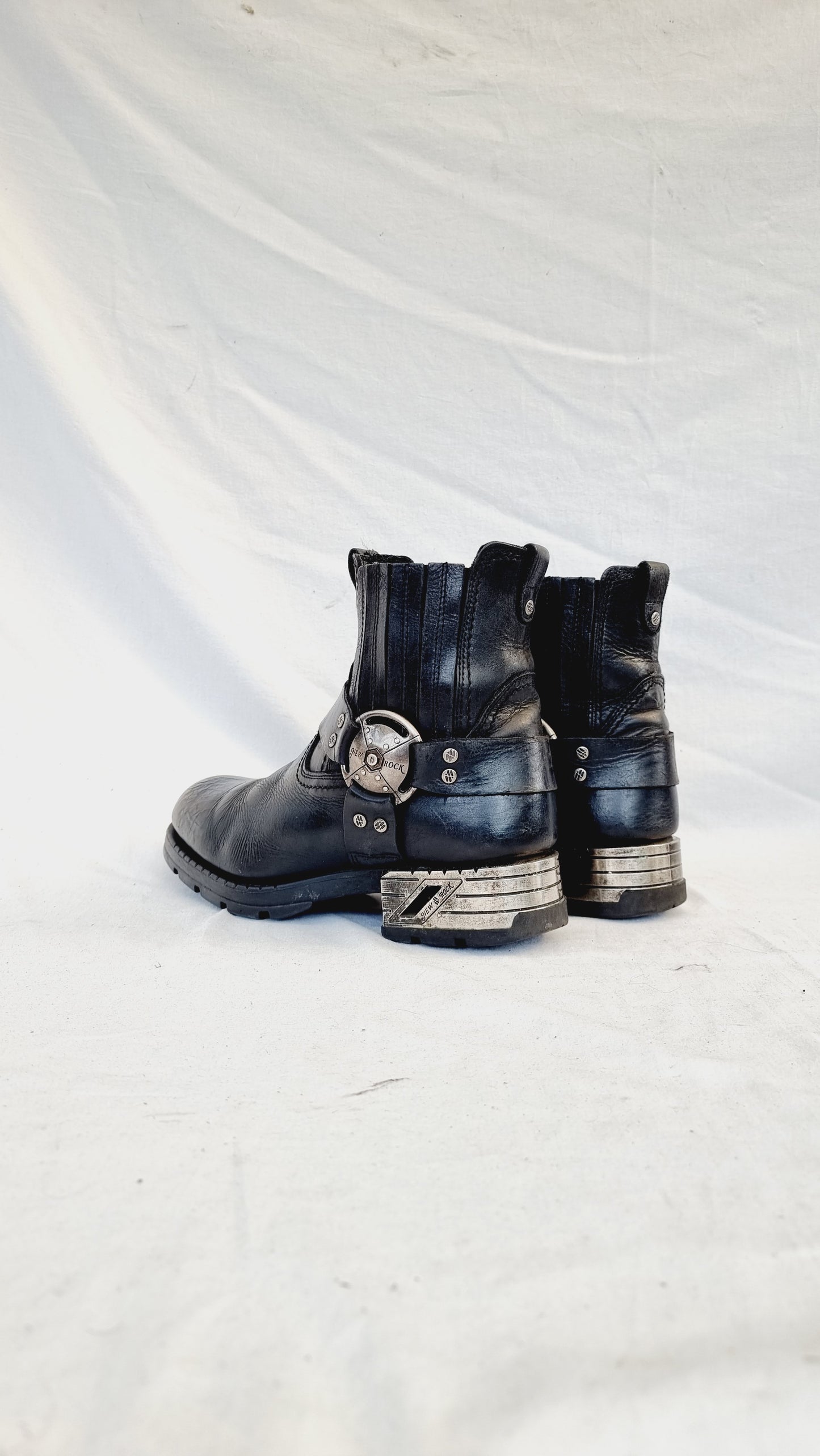 EU 44 / UK 10 New Rock Boots