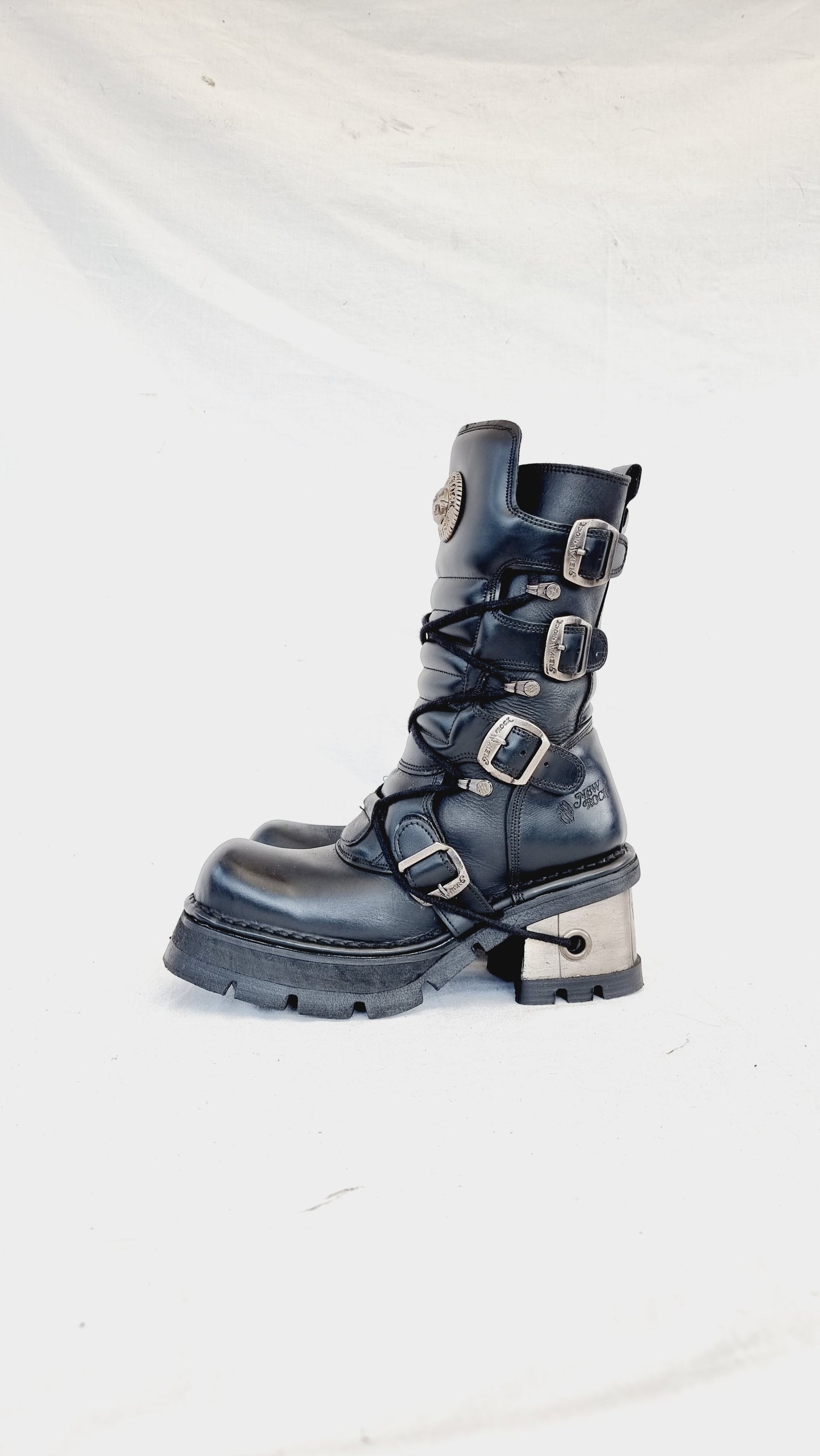 EU 40 / UK 7 New Rock Boots