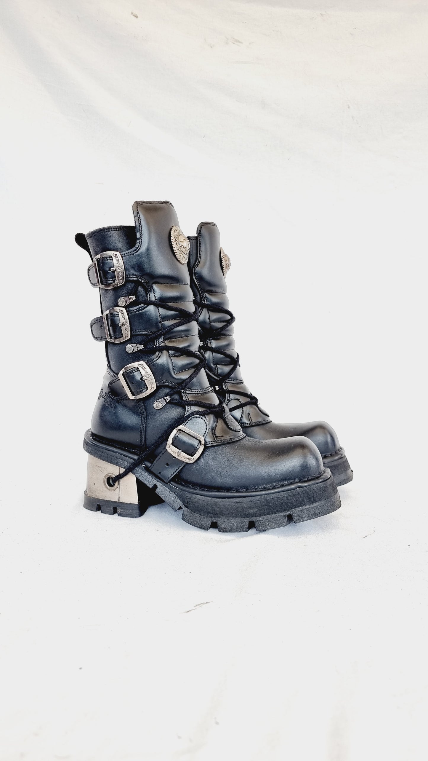 EU 40 / UK 7 New Rock Boots