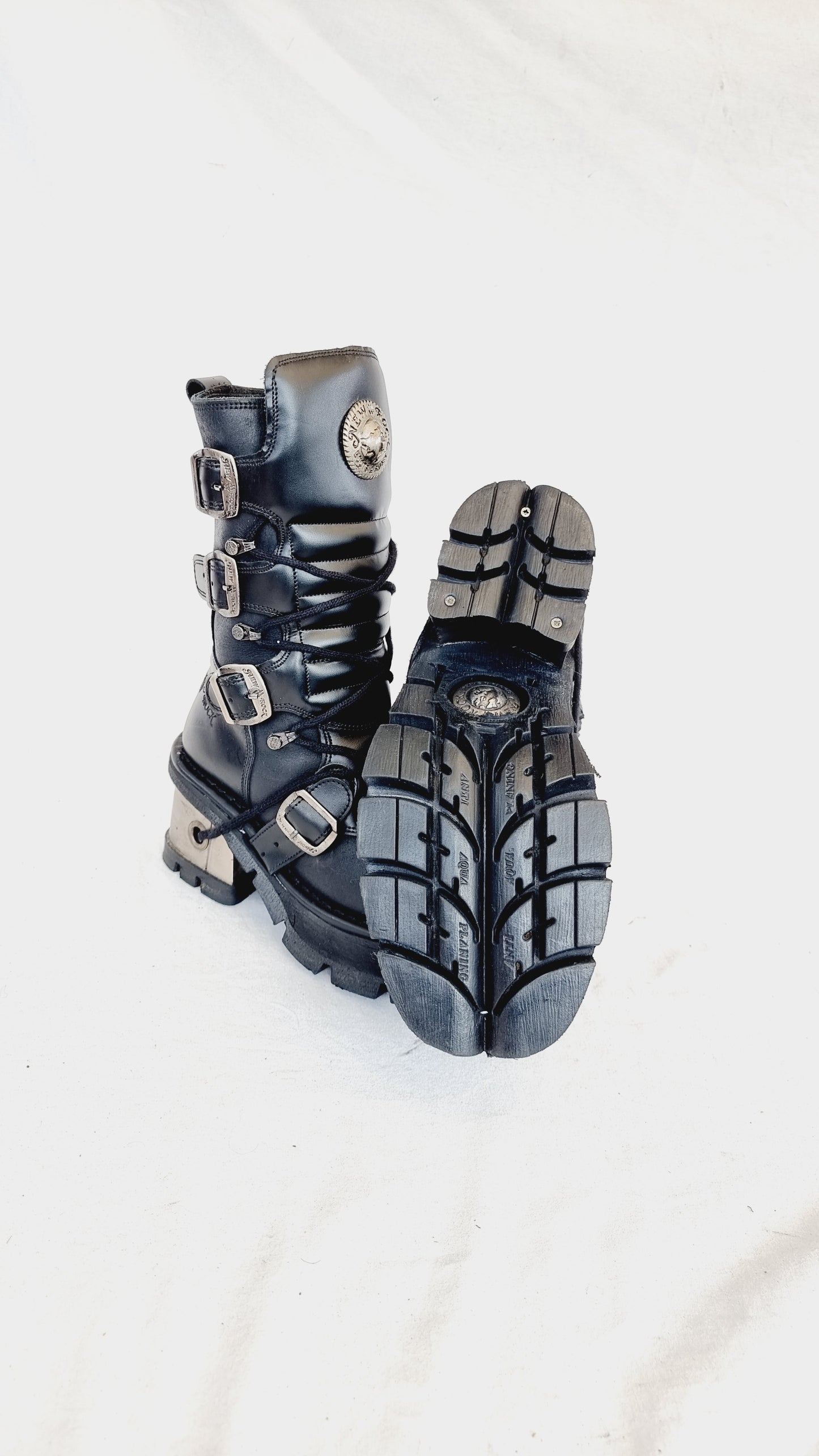 EU 40 / UK 7 New Rock Boots
