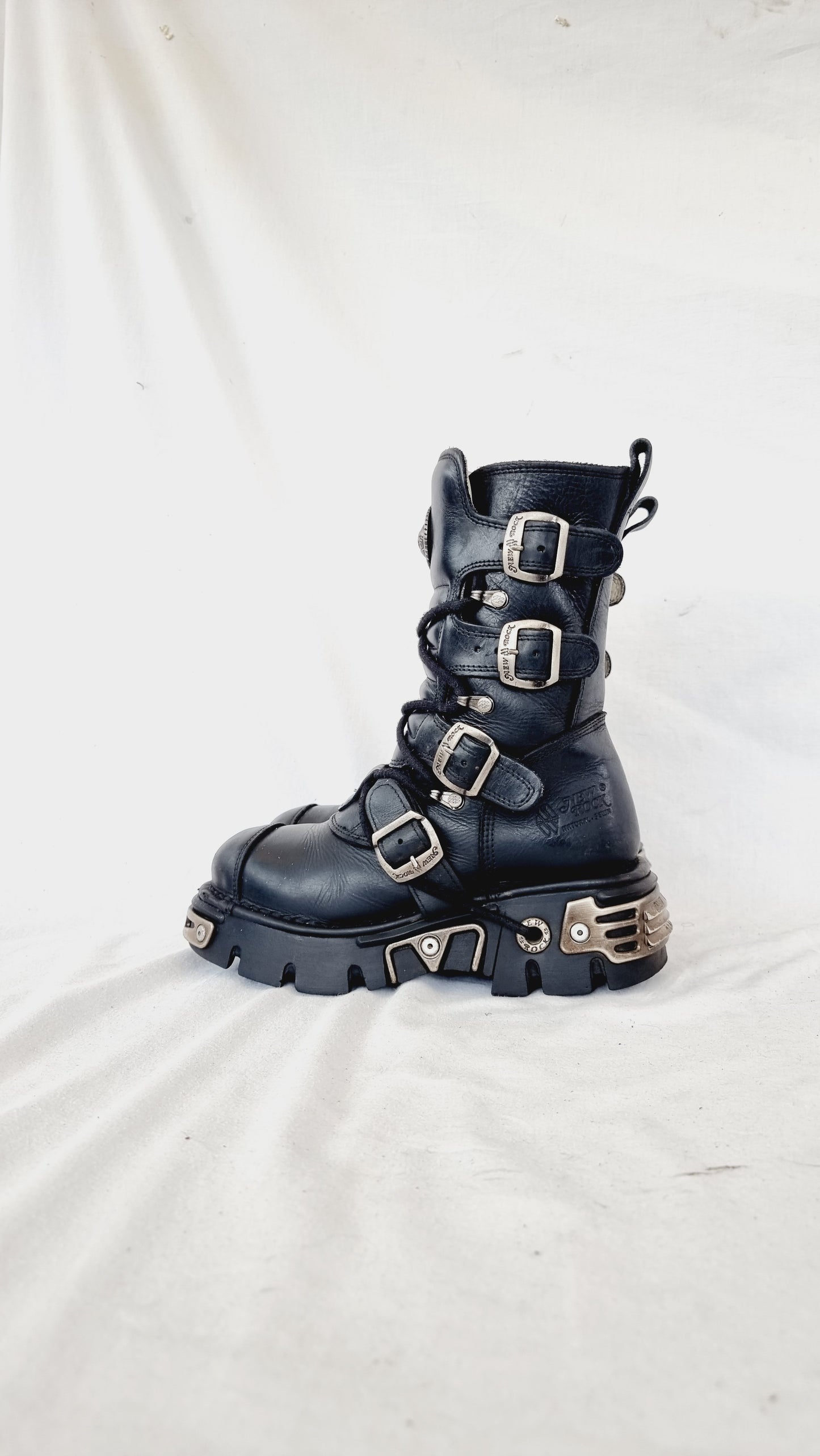 EU 39 / UK 6 New Rock Boots