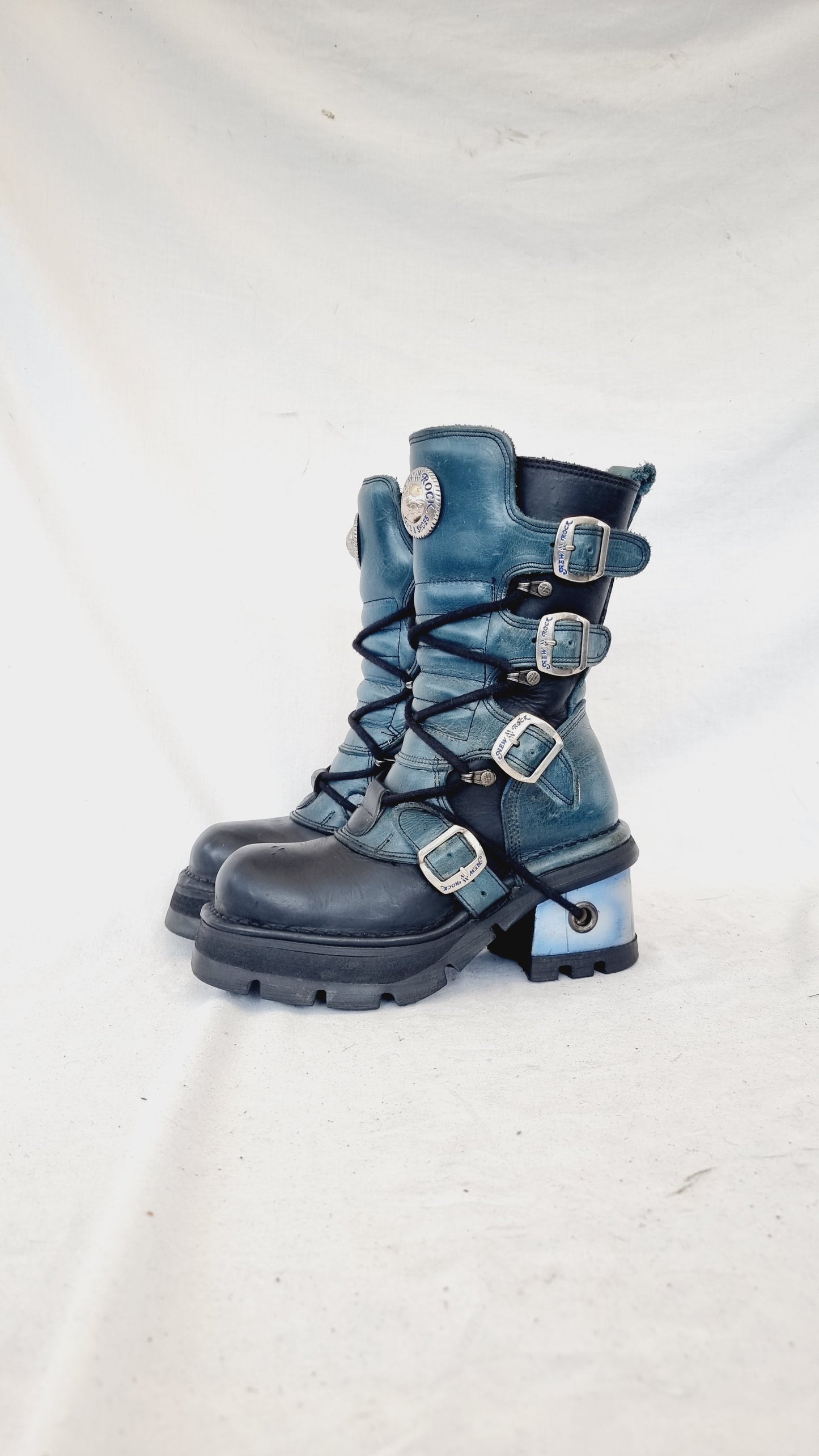 EU 39 / UK 6 New Rock Boots