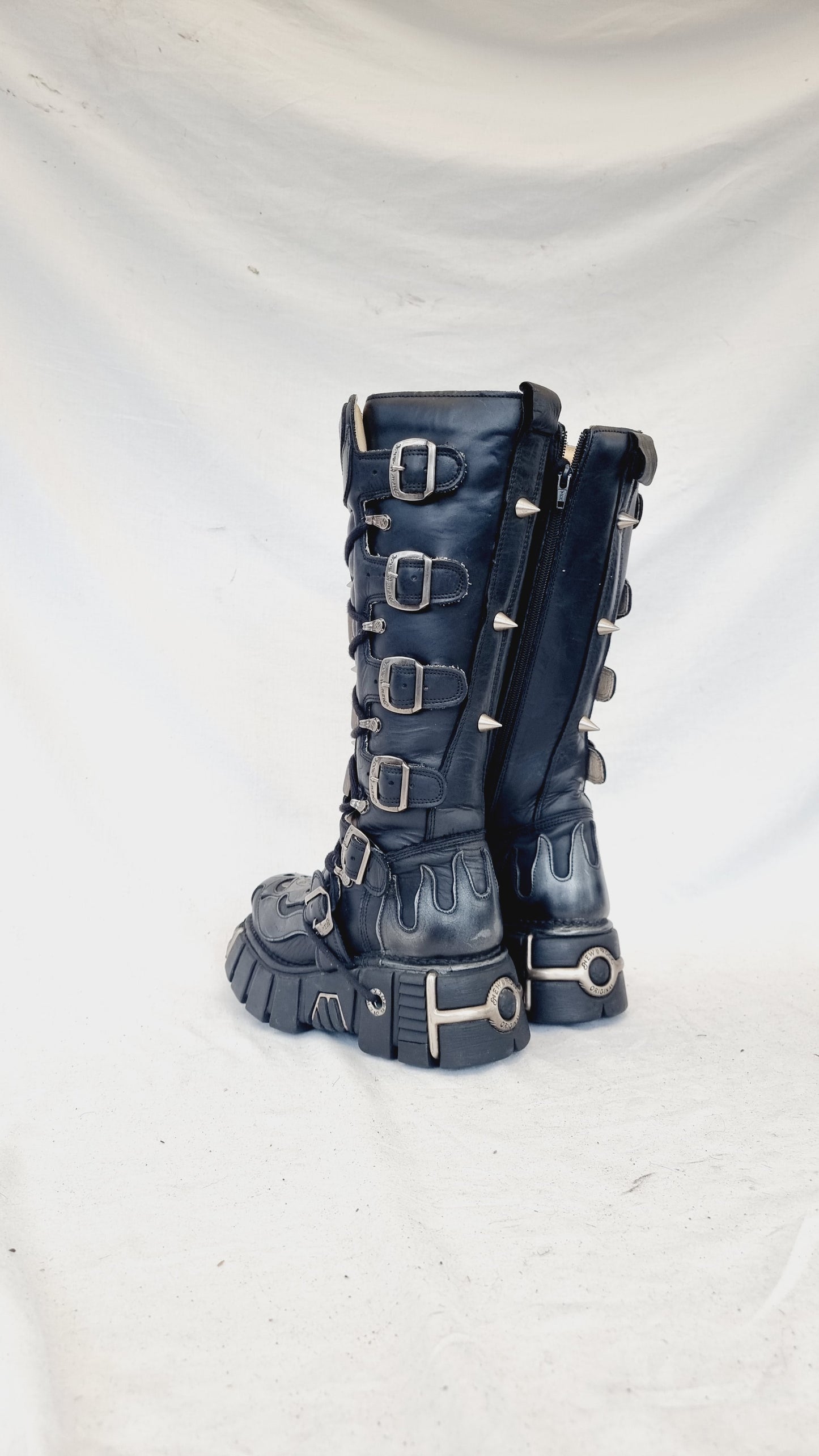 EU 37 / UK 4 New Rock Boots