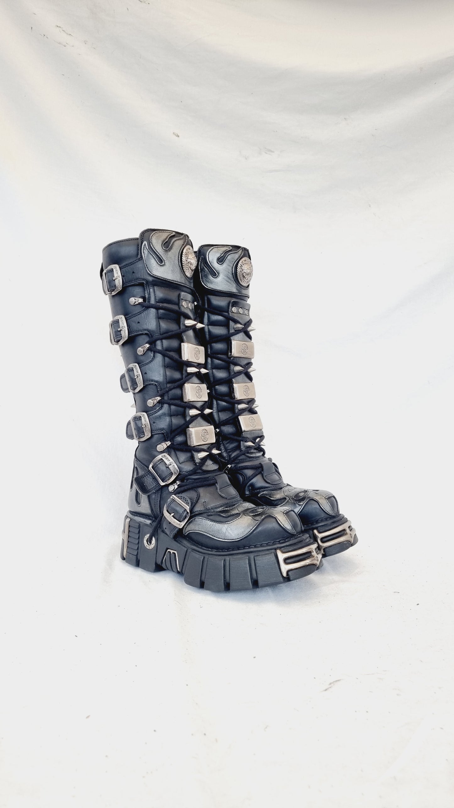 EU 37 / UK 4 New Rock Boots