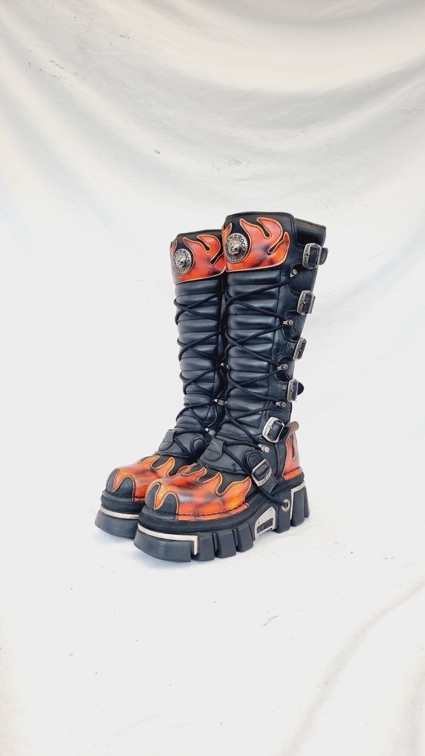 EU 40 / UK 7 New Rock Boots
