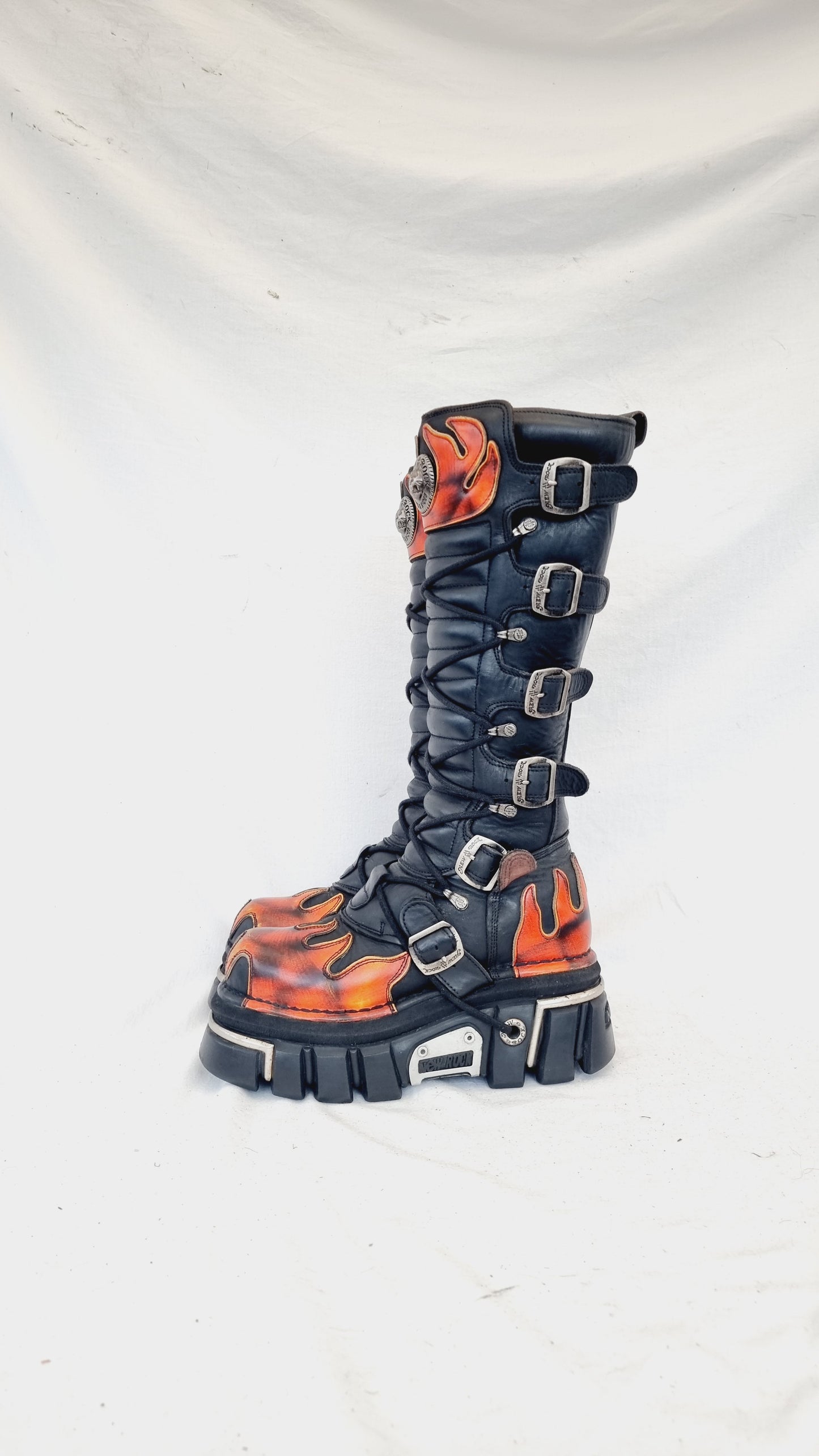EU 40 / UK 7 New Rock Boots