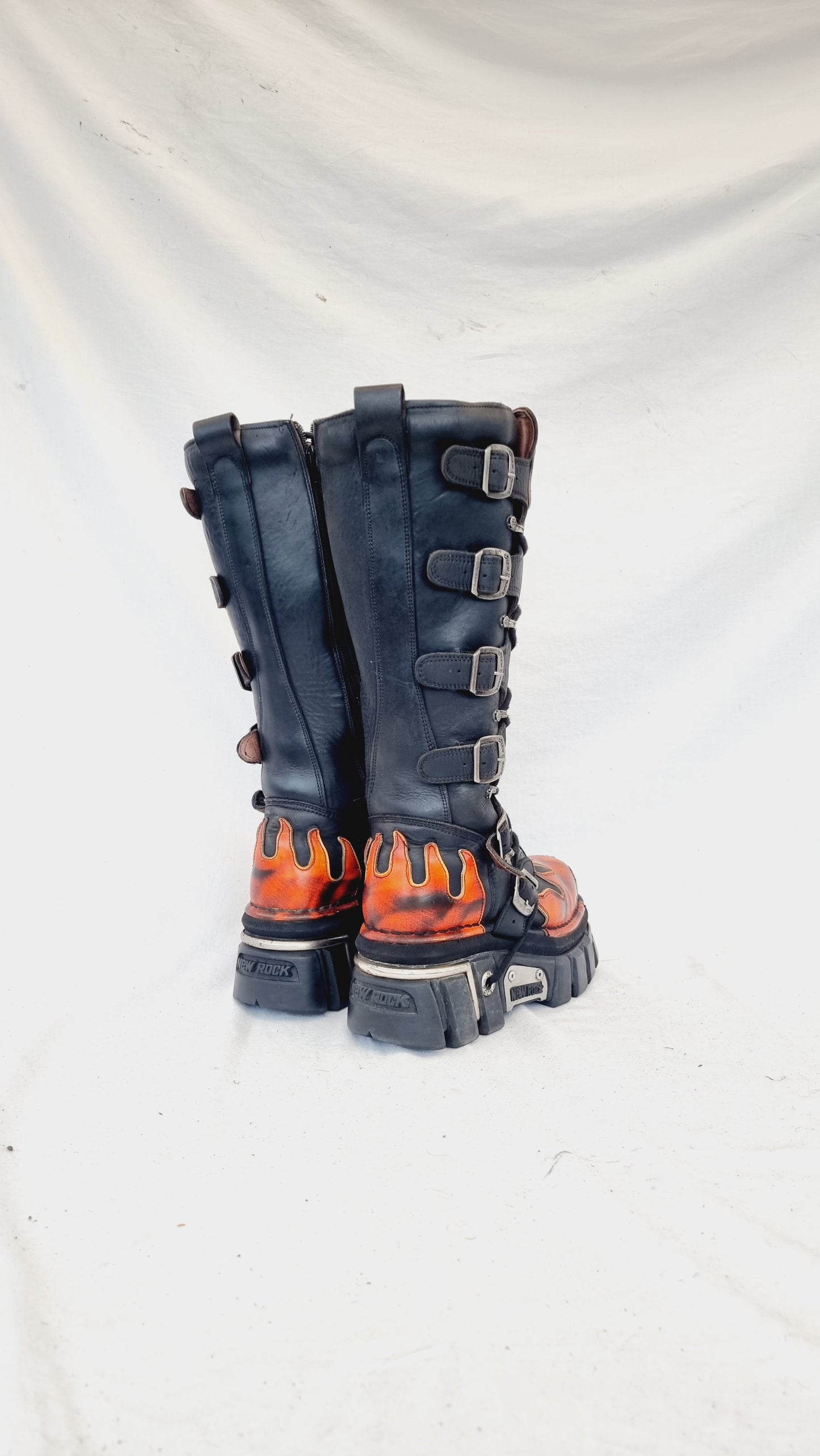 EU 40 / UK 7 New Rock Boots