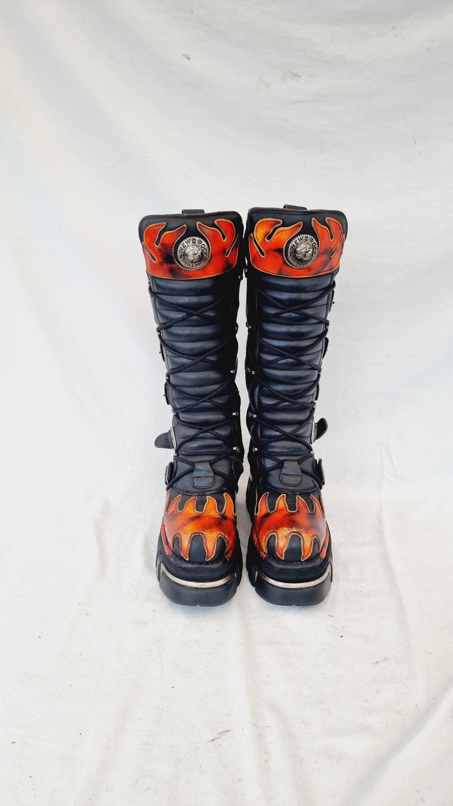 EU 40 / UK 7 New Rock Boots
