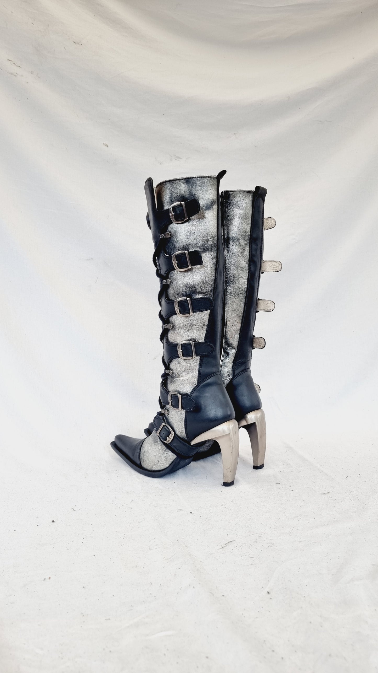 EU 39 / UK 6 New Rock Boots