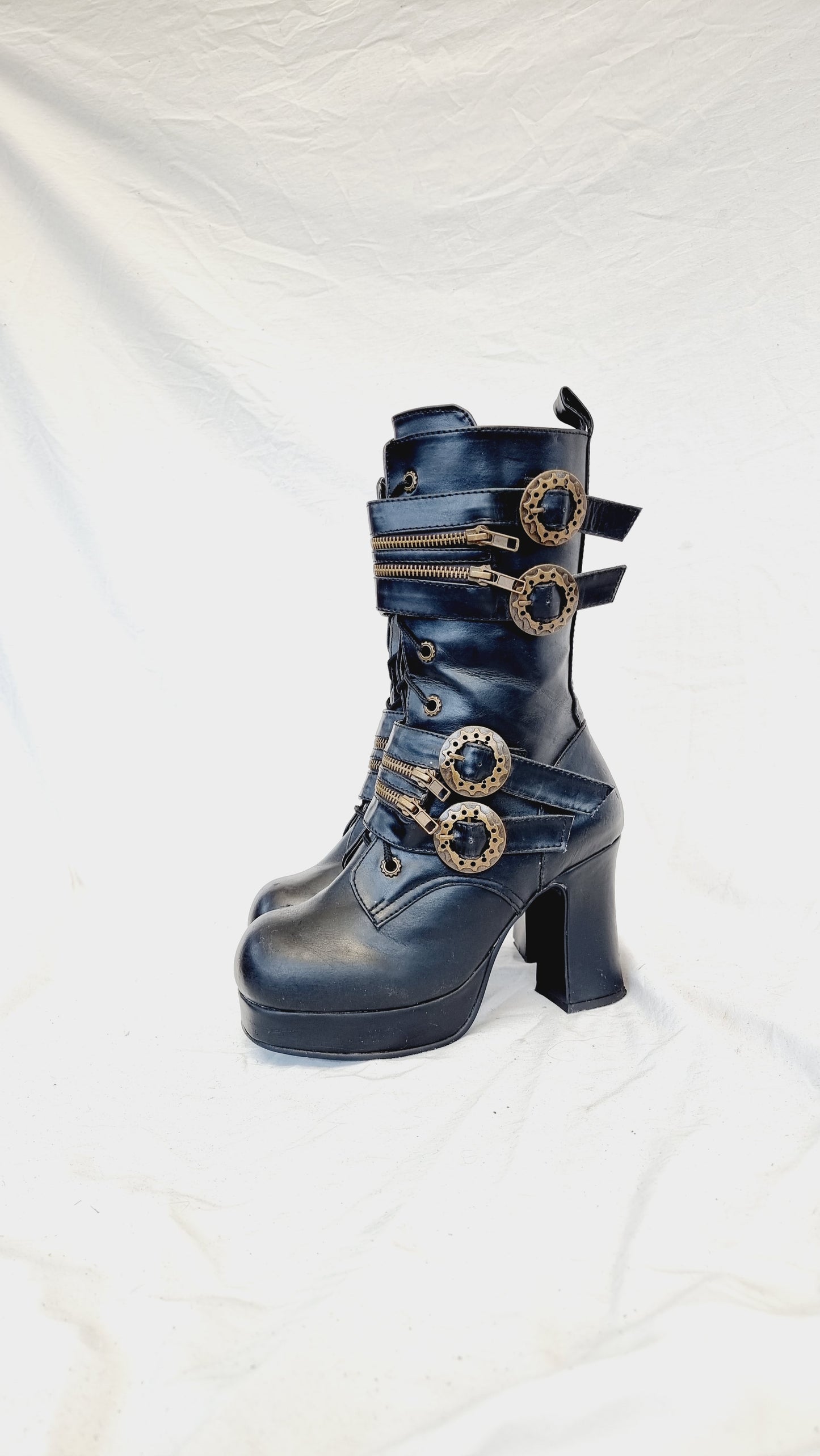 EU 40 / UK 7 Demonia Shoes