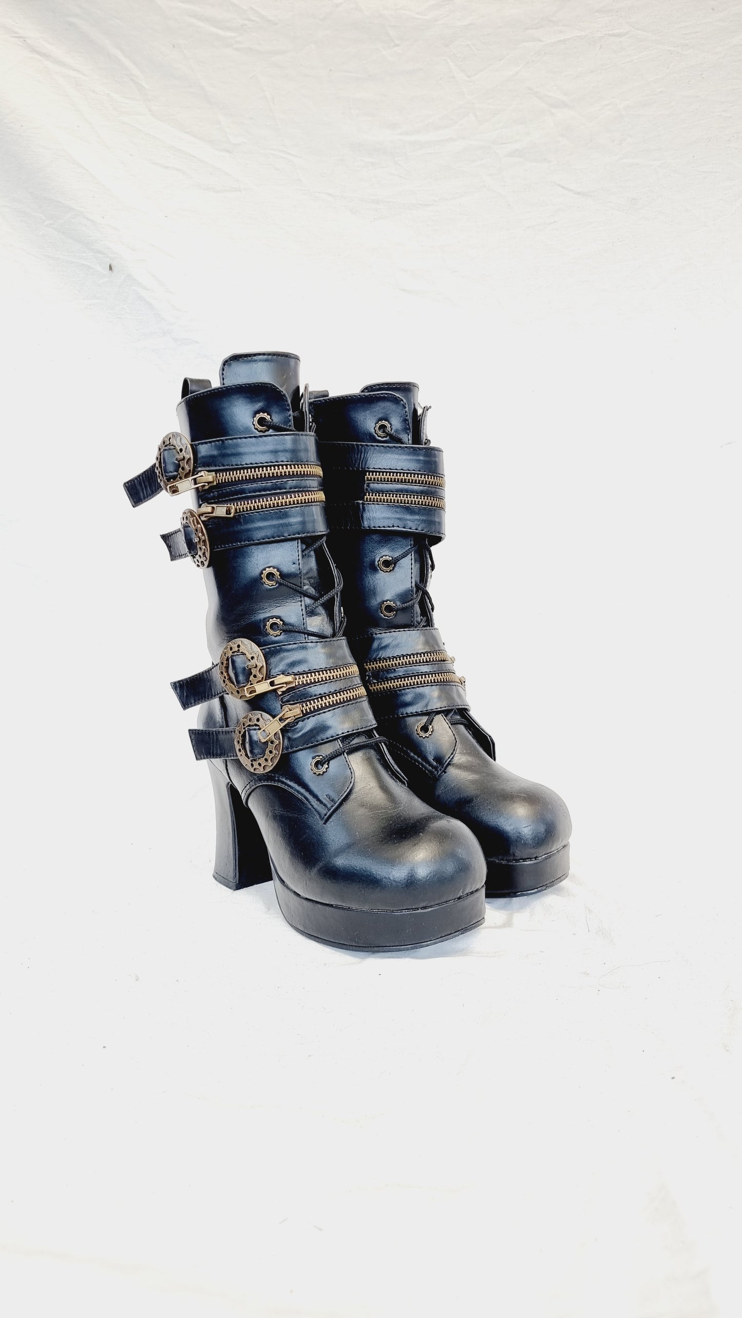 EU 40 / UK 7 Demonia Shoes