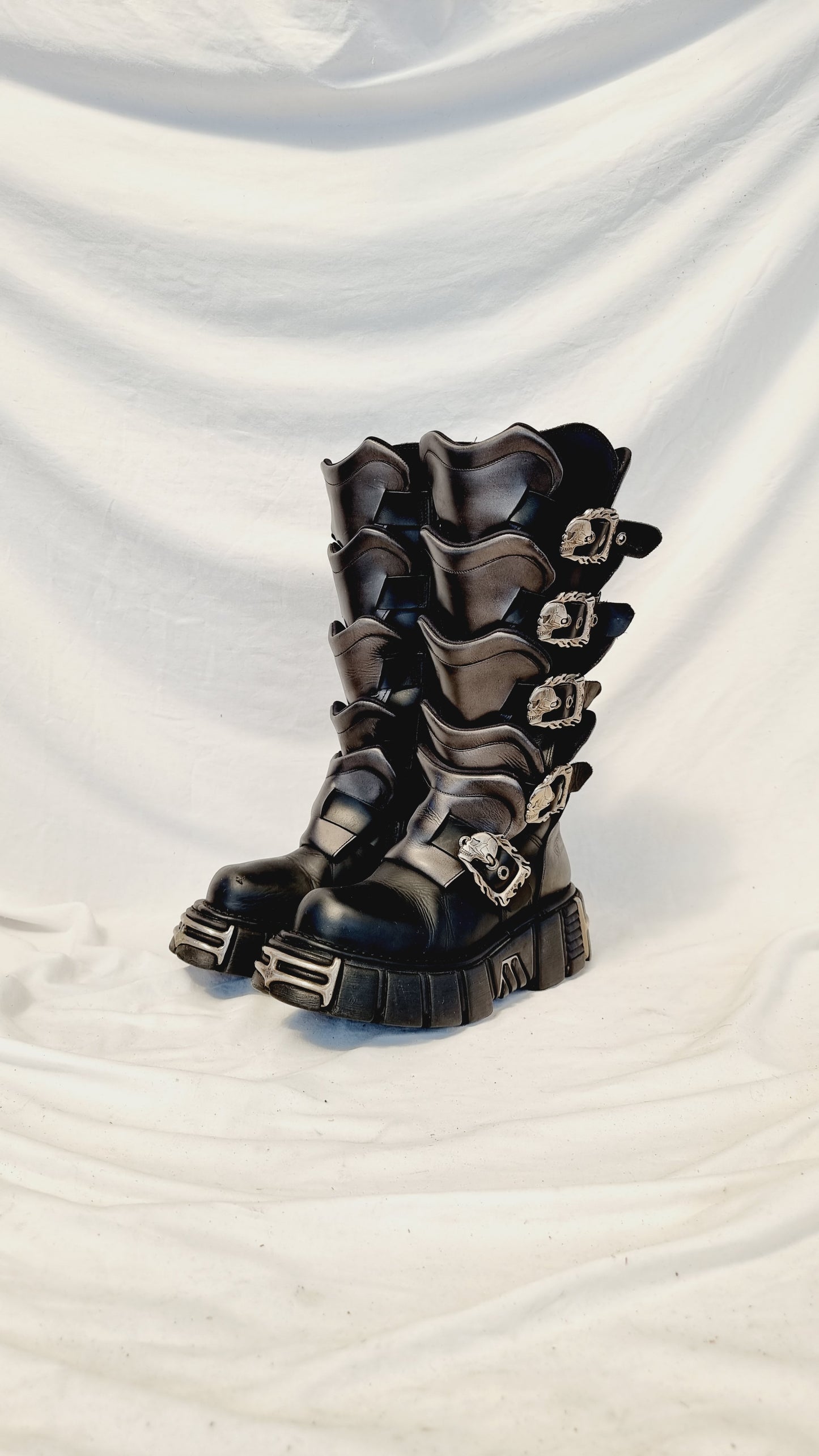 EU 40 / UK 7 New Rock Boots