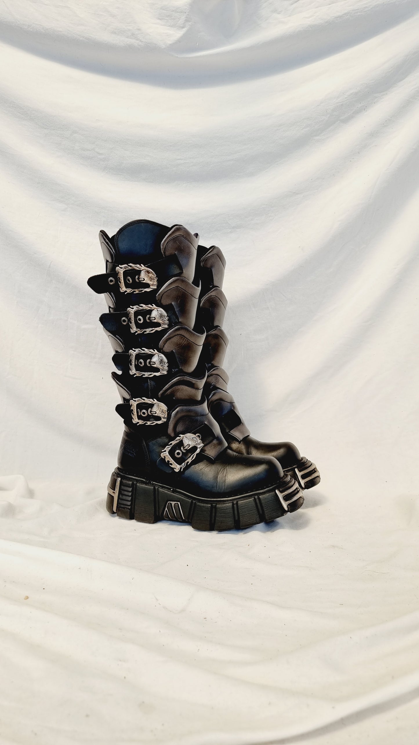 EU 40 / UK 7 New Rock Boots