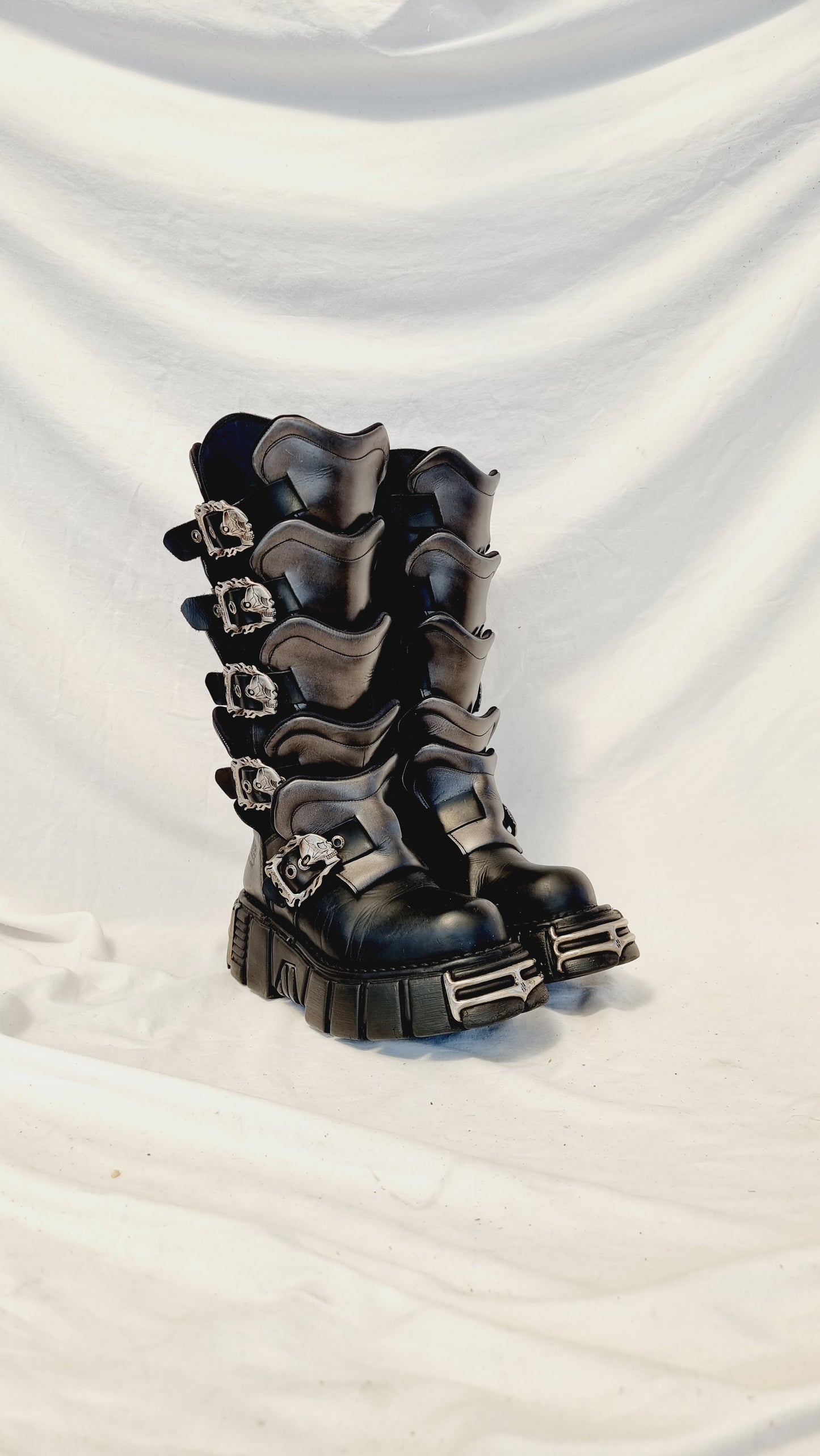 EU 40 / UK 7 New Rock Boots