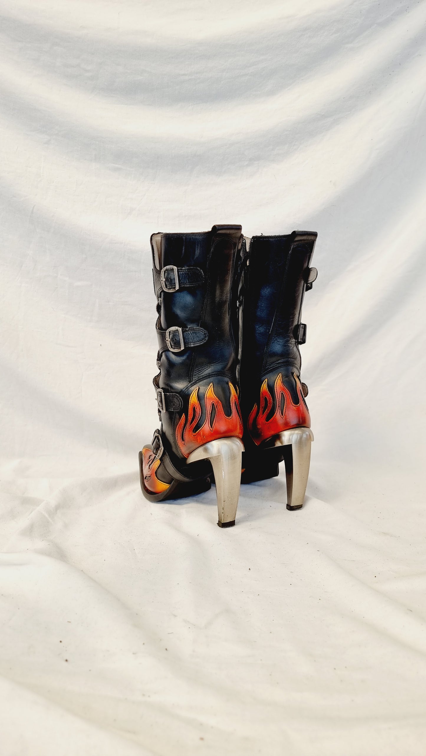 EU 40 / UK 7 New Rock Boots