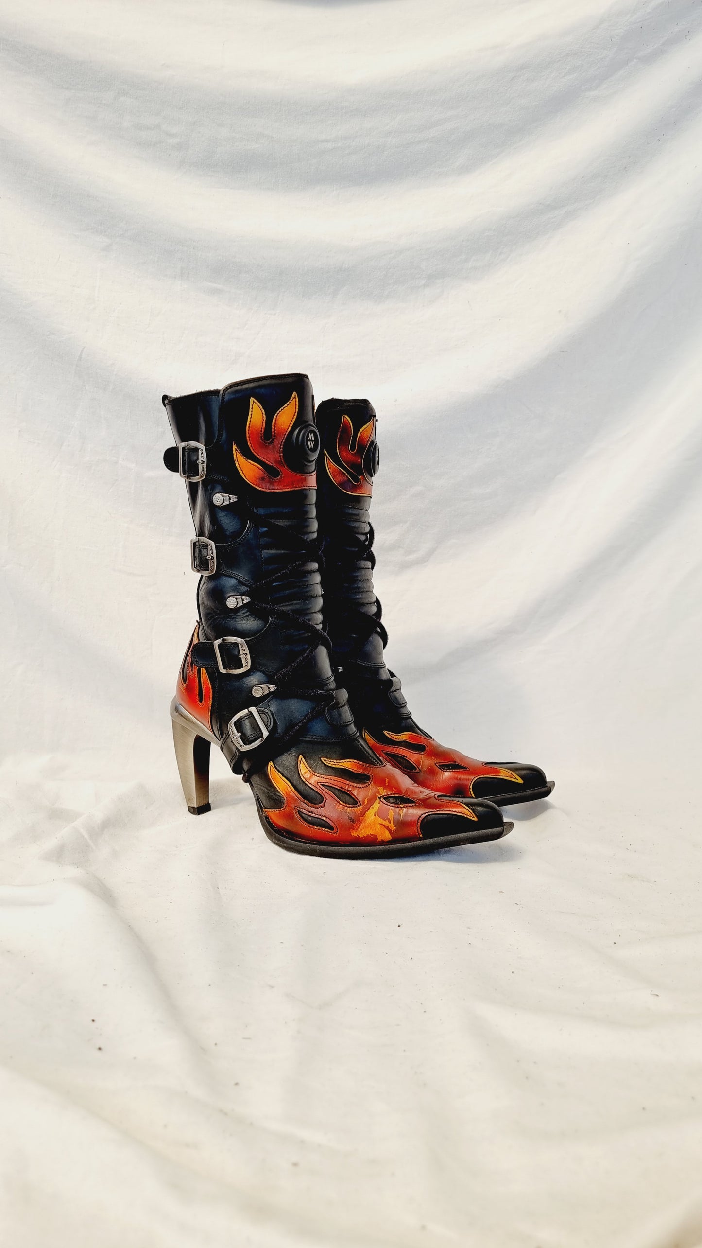 EU 40 / UK 7 New Rock Boots