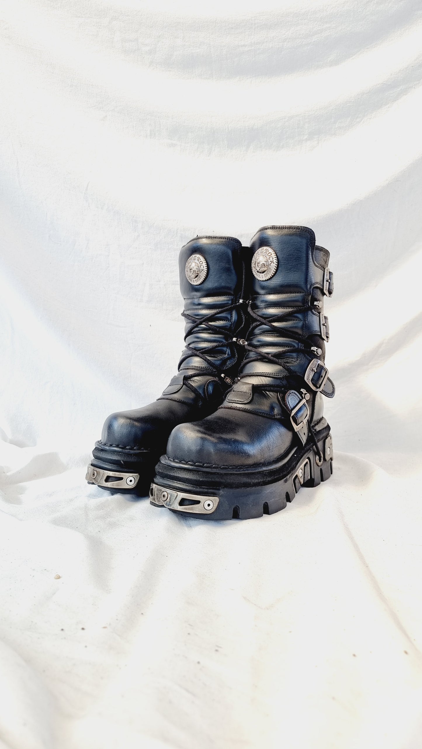 EU 40 / UK 7 New Rock Boots