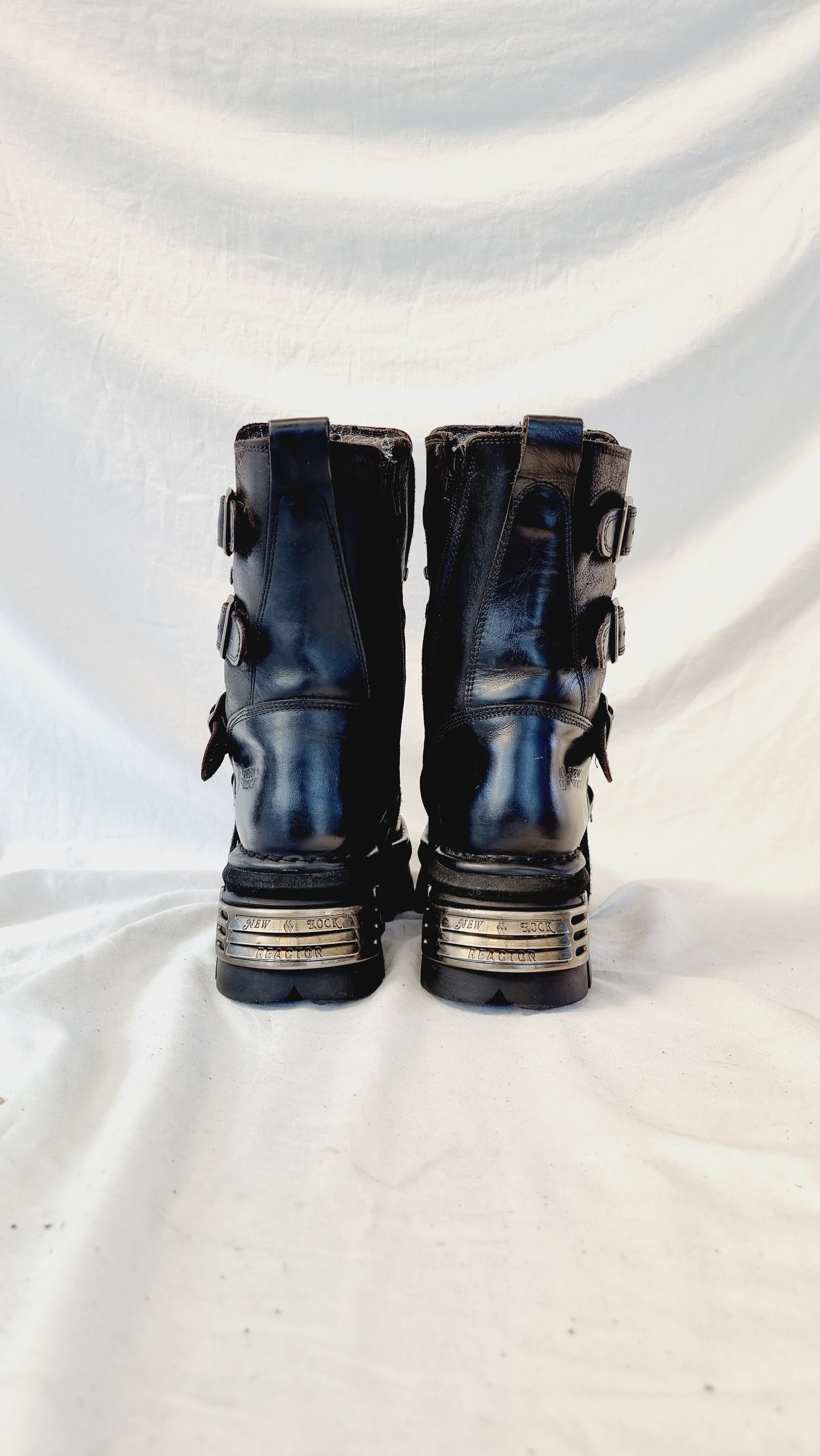 EU 40 / UK 7 New Rock Boots