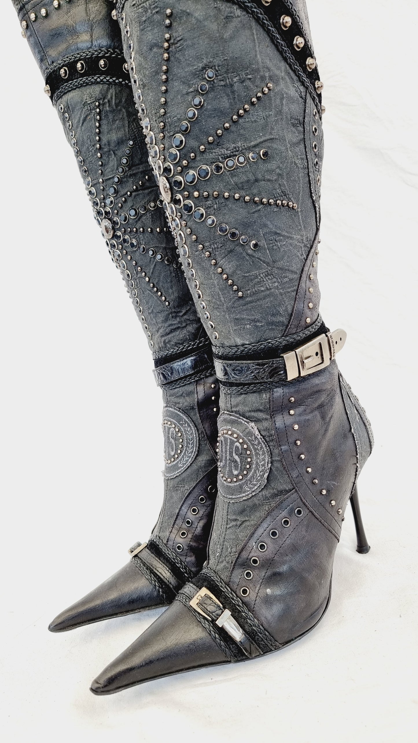 EU 37 / UK 4 El Dantes Boots