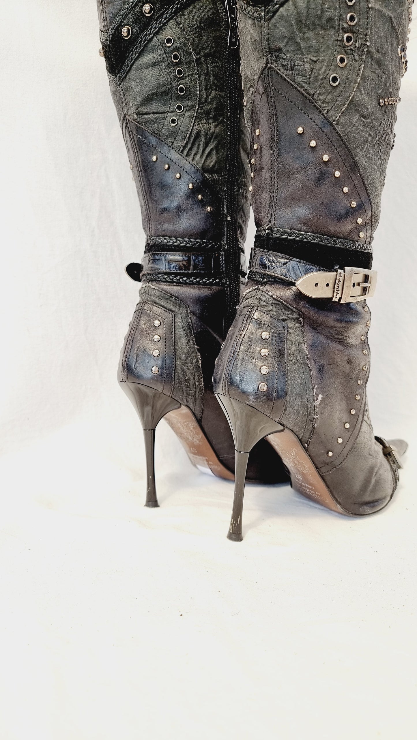 EU 37 / UK 4 El Dantes Boots