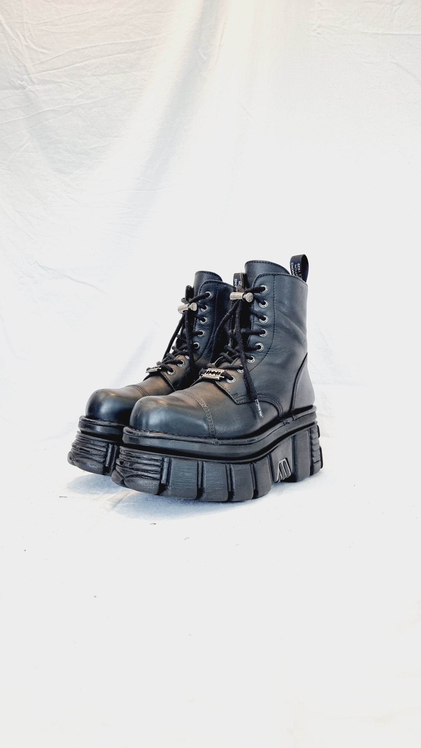 EU 39 / UK 6 New Rock Boots