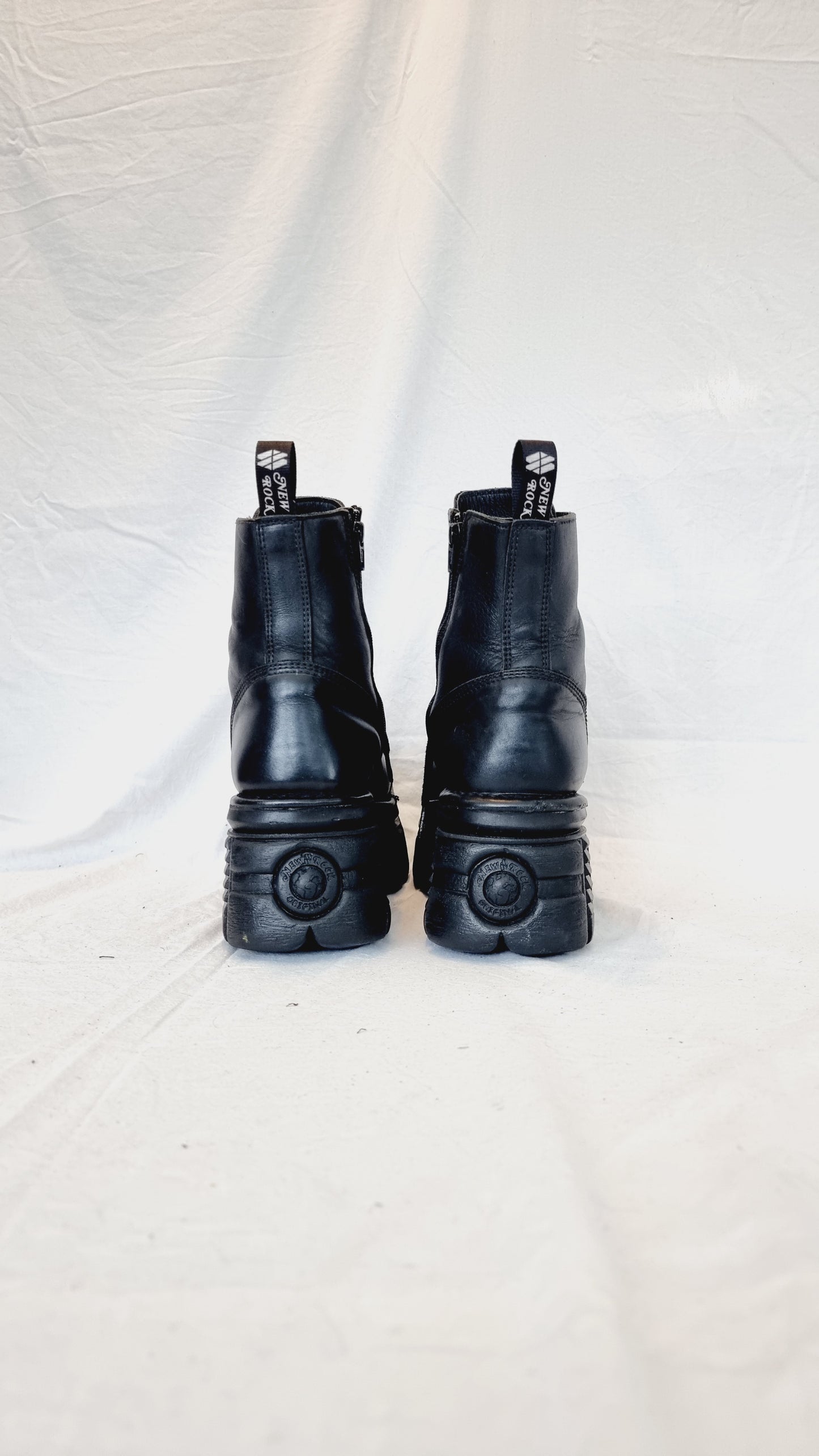 EU 39 / UK 6 New Rock Boots