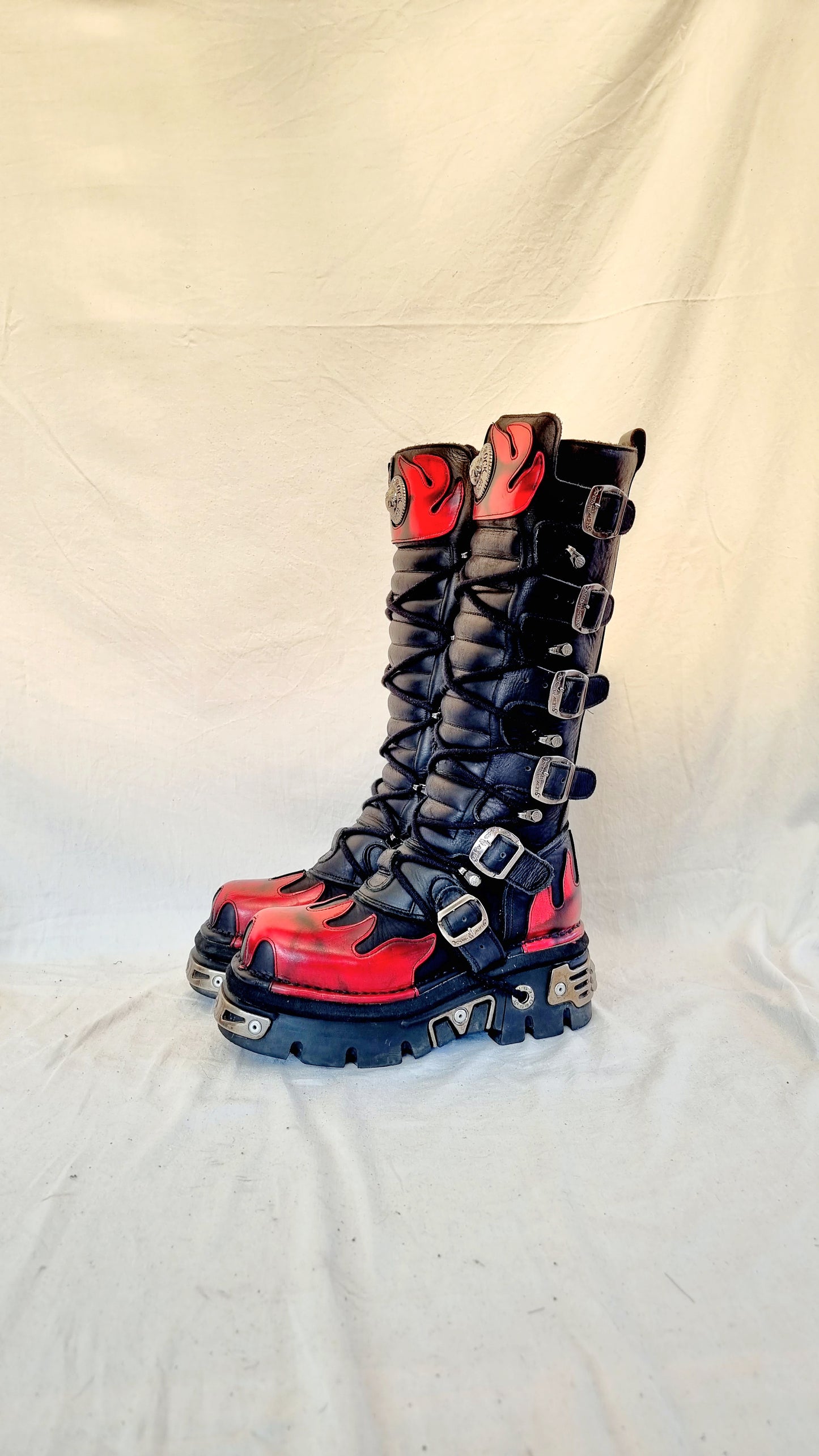 EU 40 / UK 7 New Rock Boots