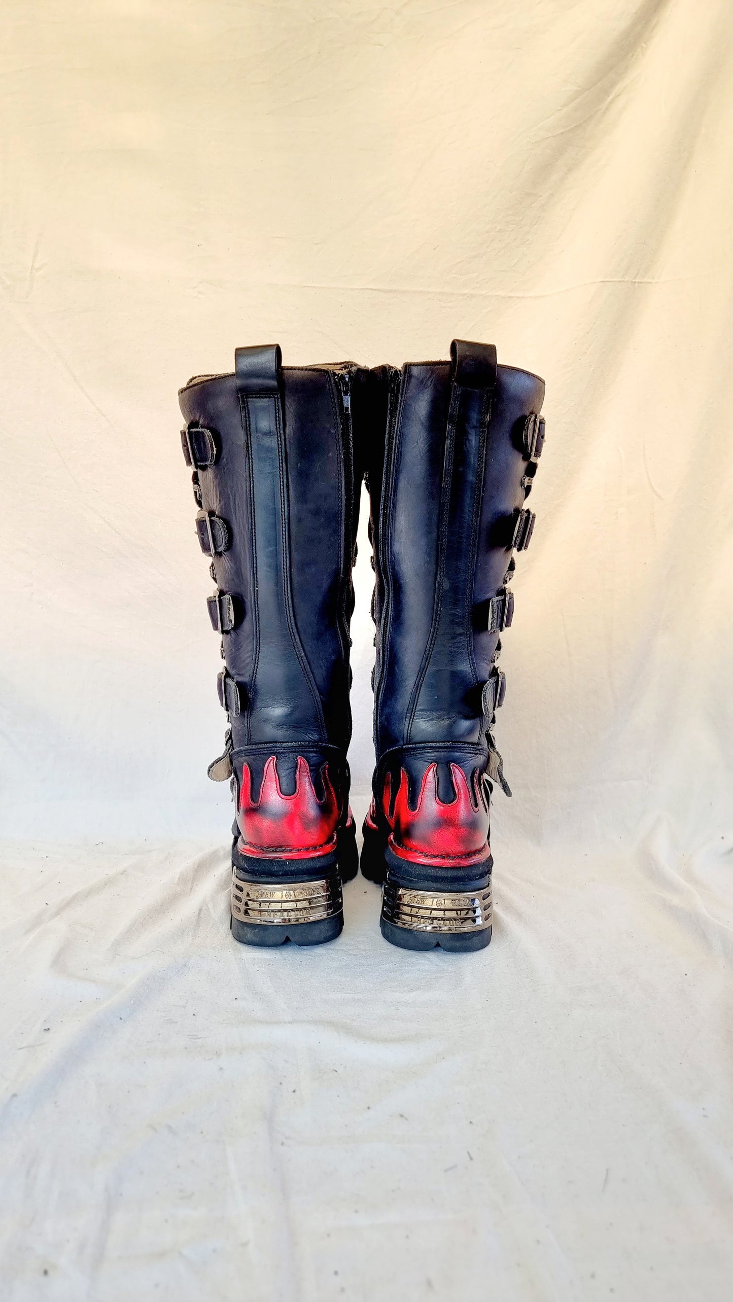 EU 40 / UK 7 New Rock Boots