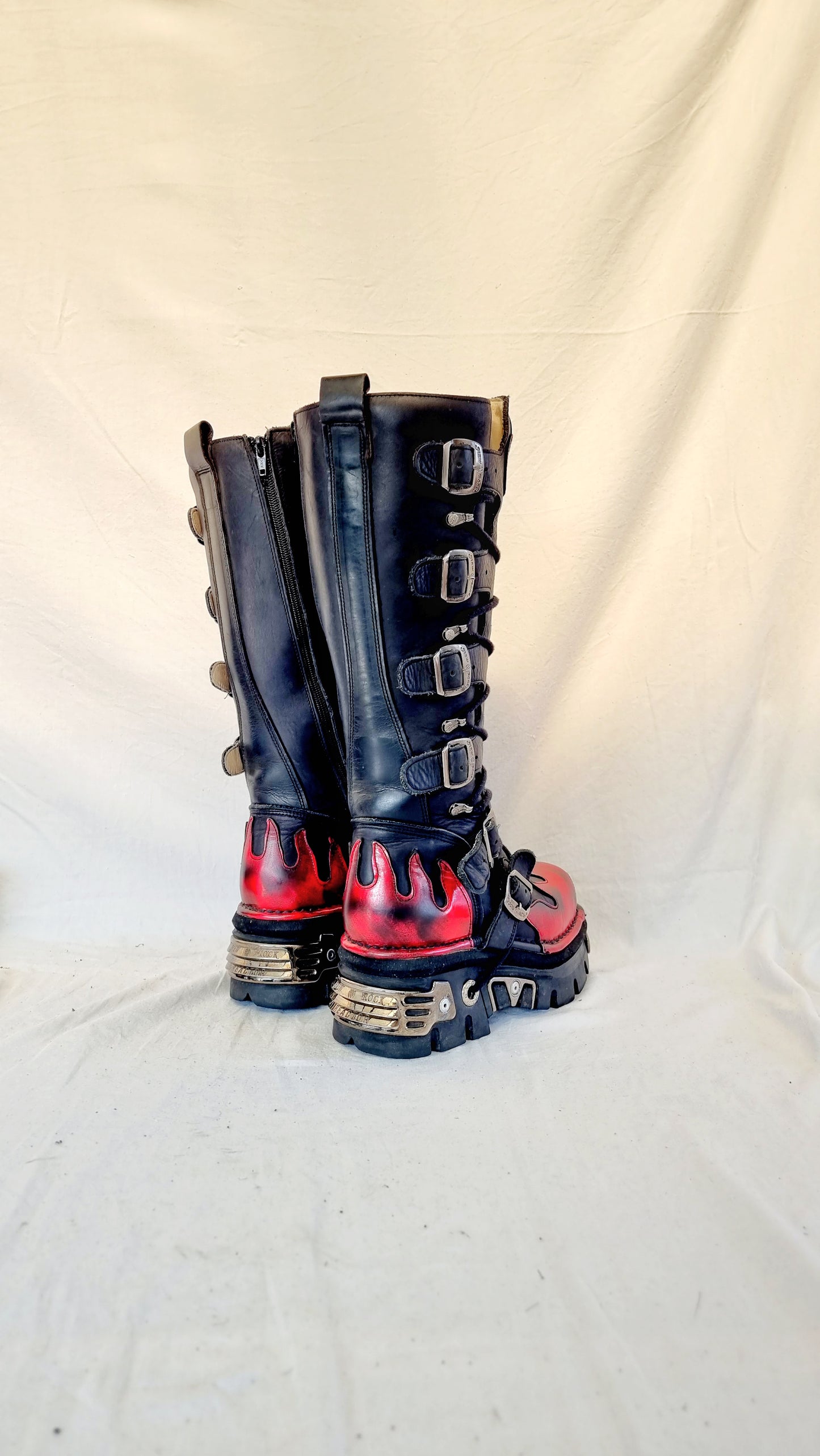 EU 40 / UK 7 New Rock Boots