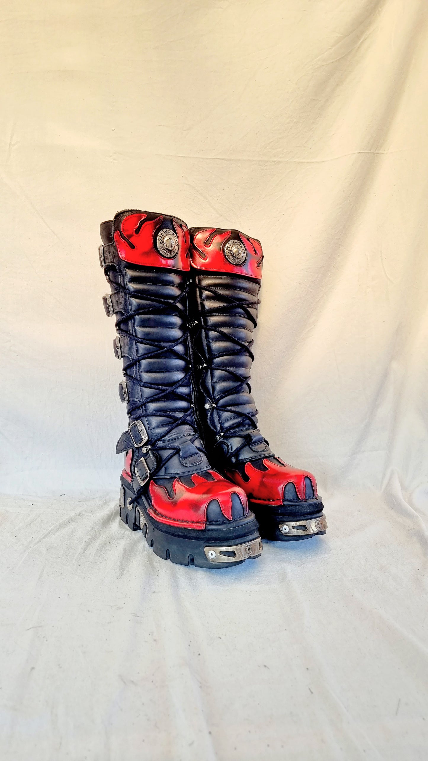 EU 40 / UK 7 New Rock Boots