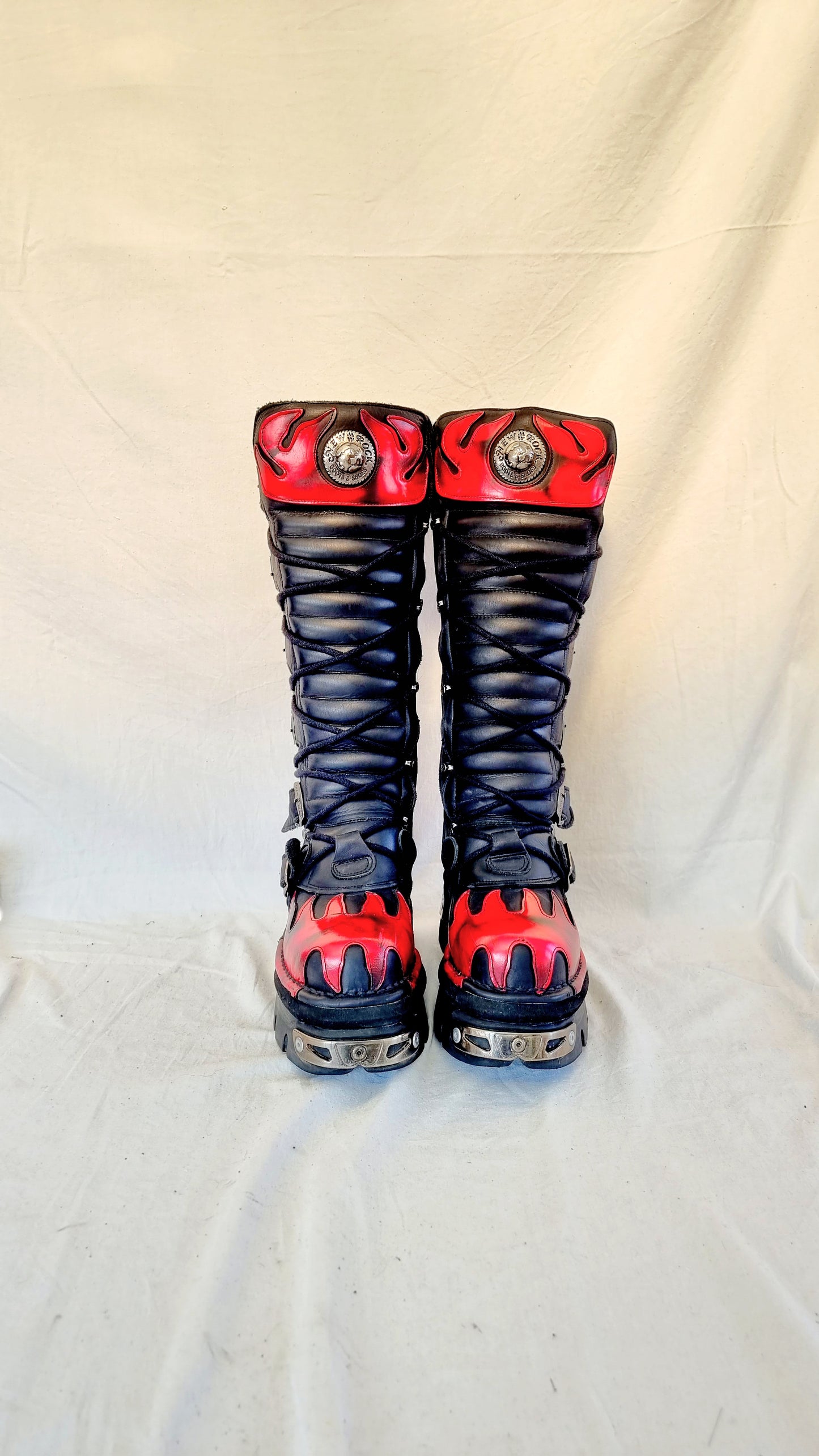 EU 40 / UK 7 New Rock Boots