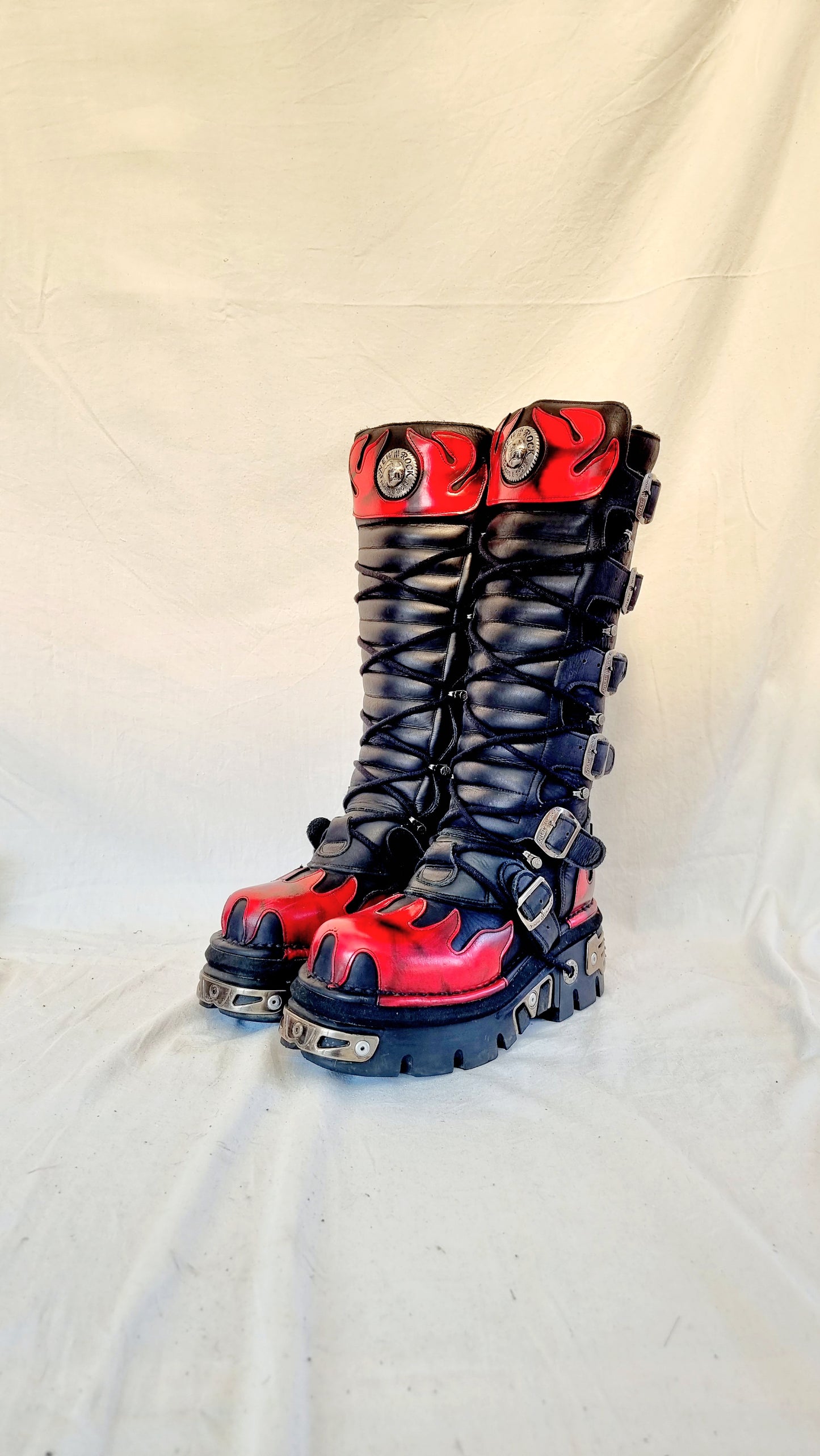 EU 40 / UK 7 New Rock Boots