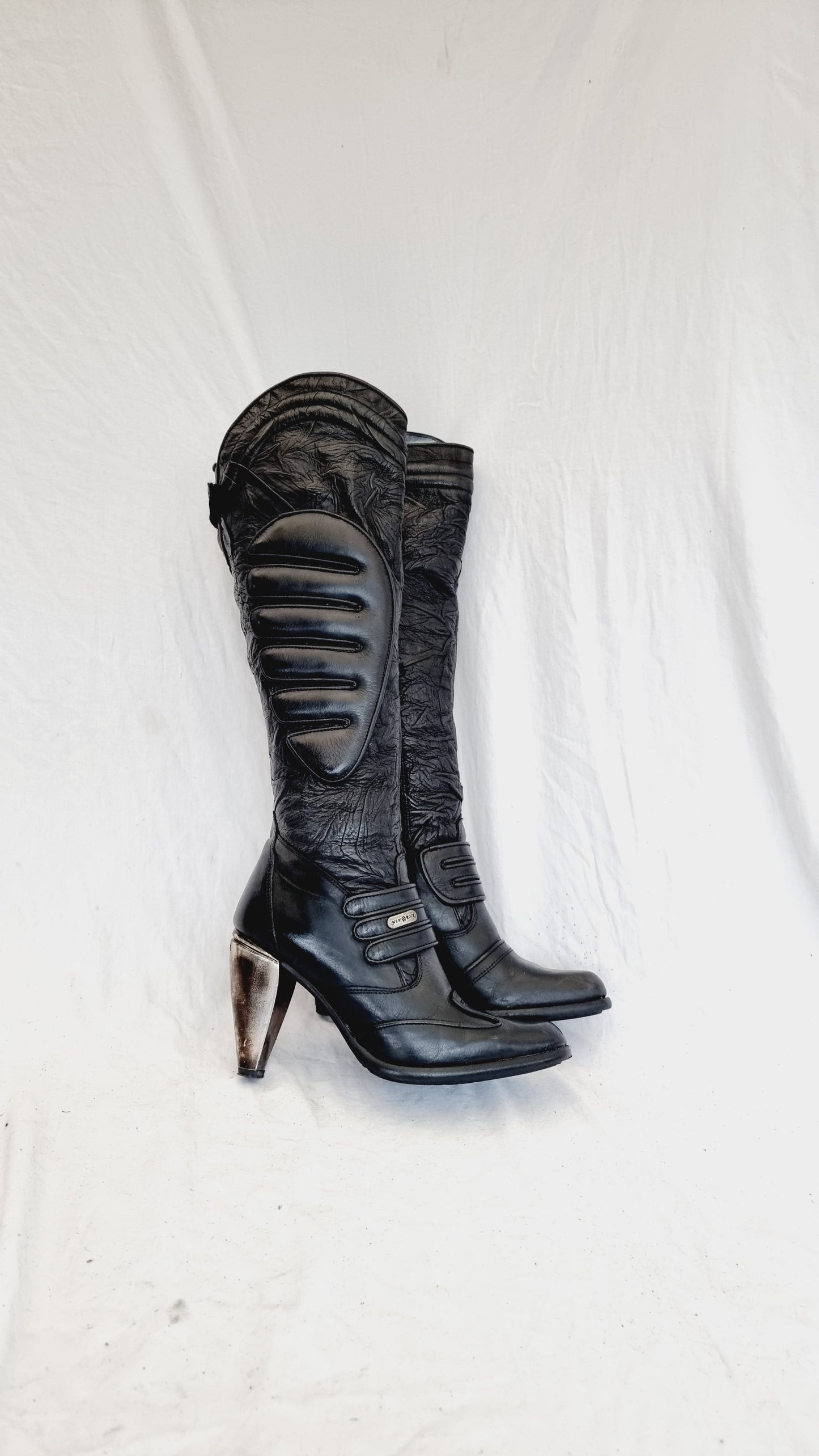 EU 38 / UK 5 New Rock Boots