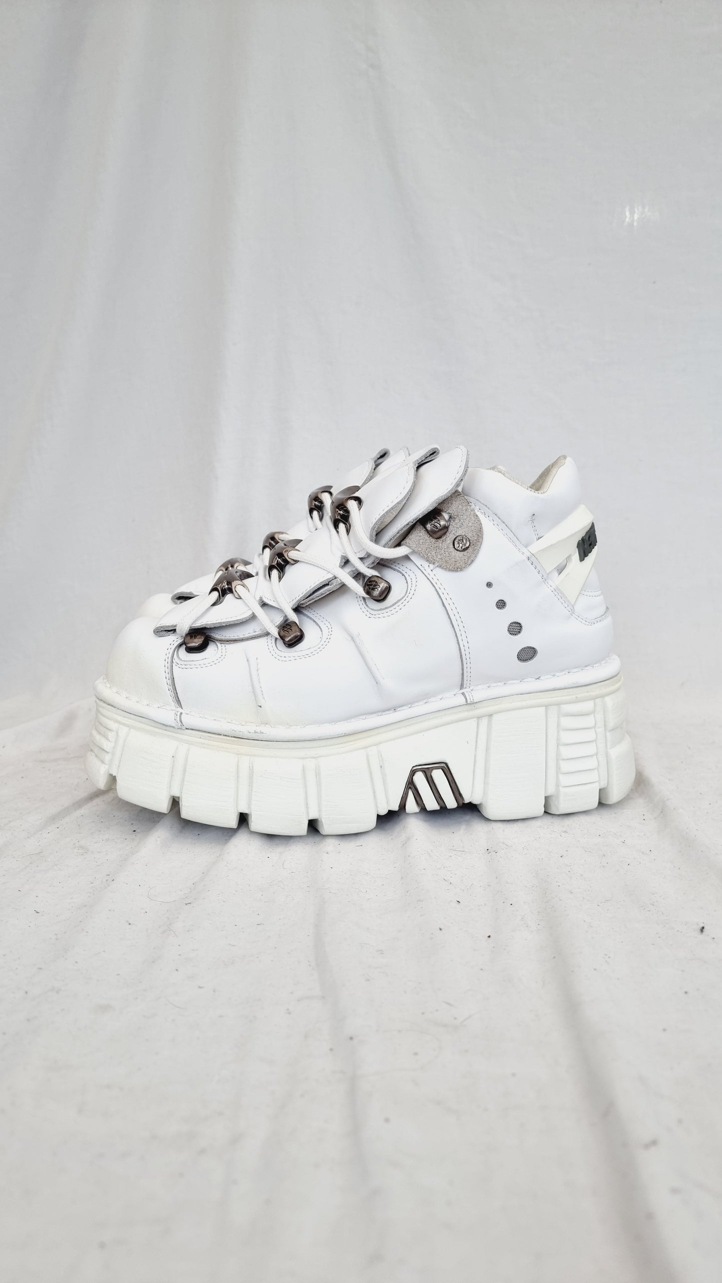 EU 40 / UK 7 New Rock Boots