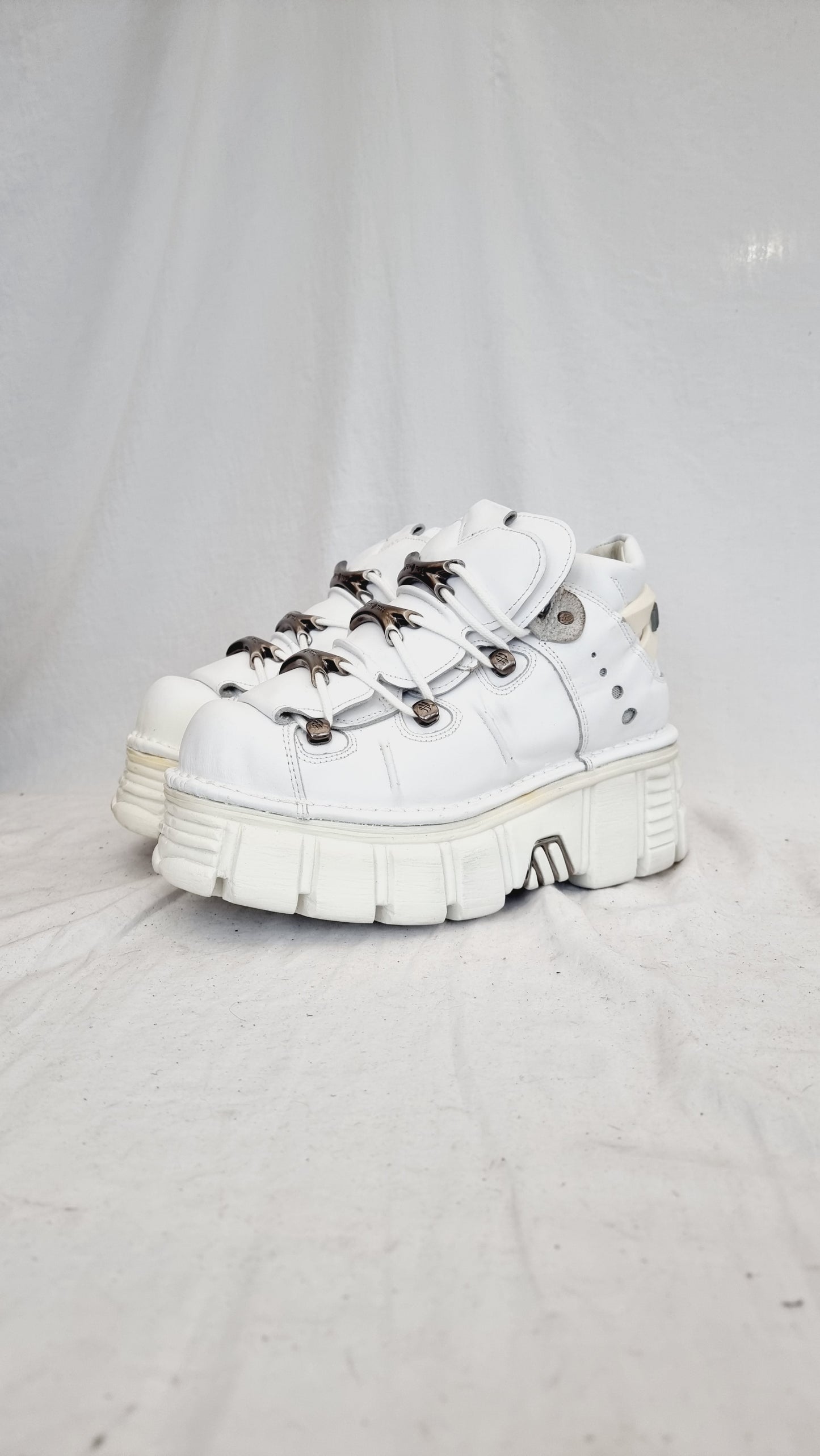 EU 40 / UK 7 New Rock Boots