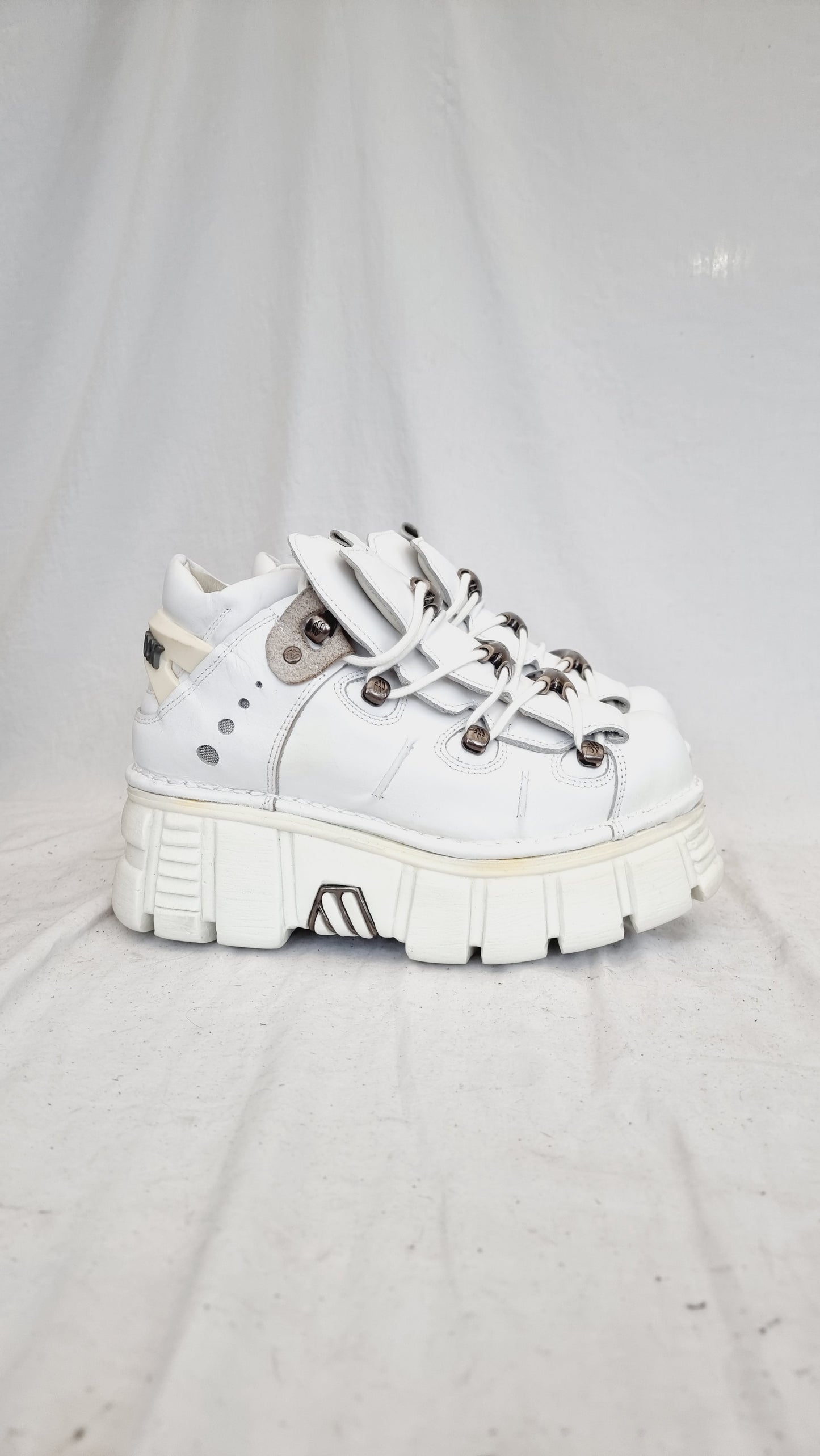 EU 40 / UK 7 New Rock Boots