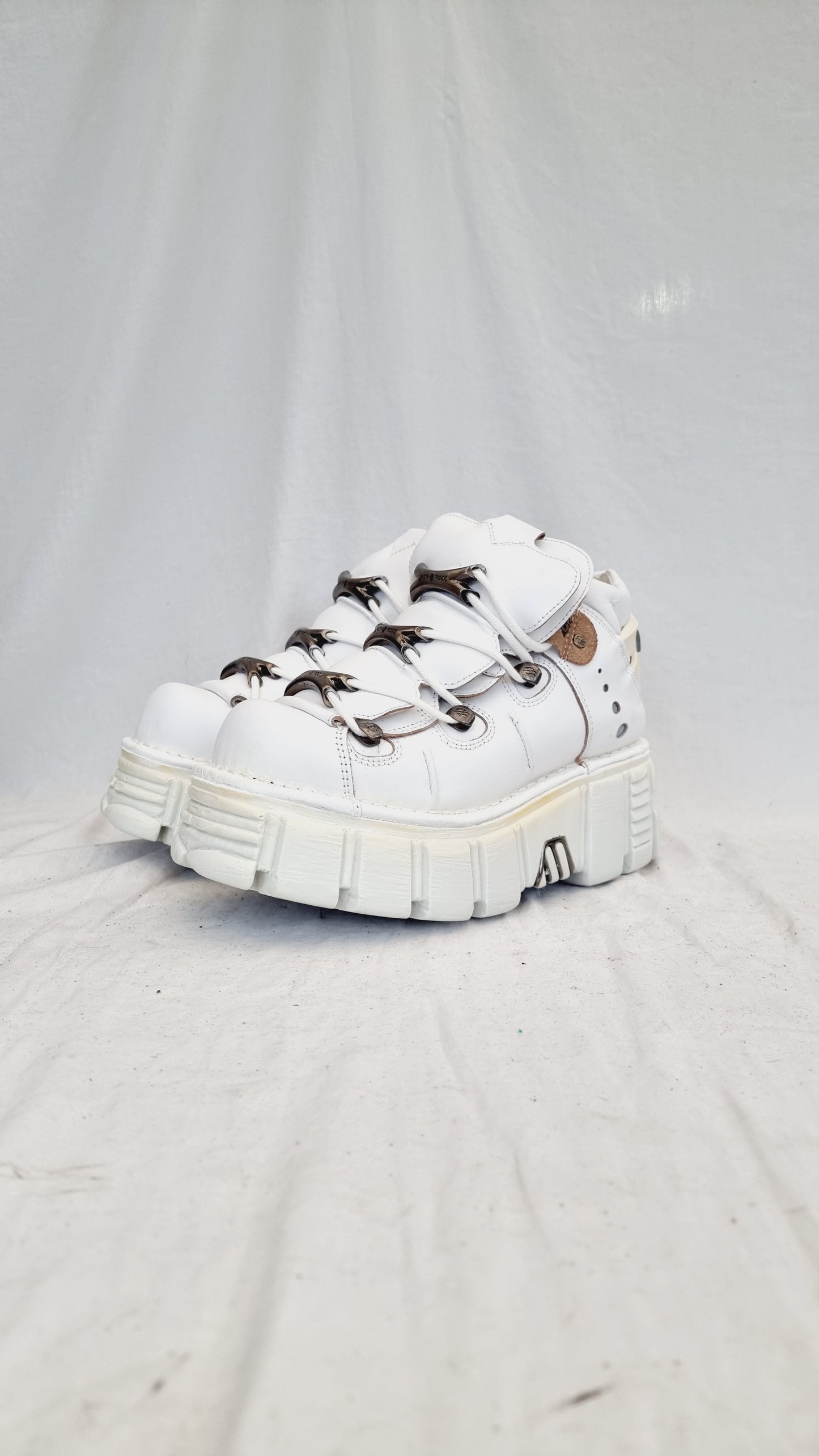 EU 40 / UK 7 New Rock Boots