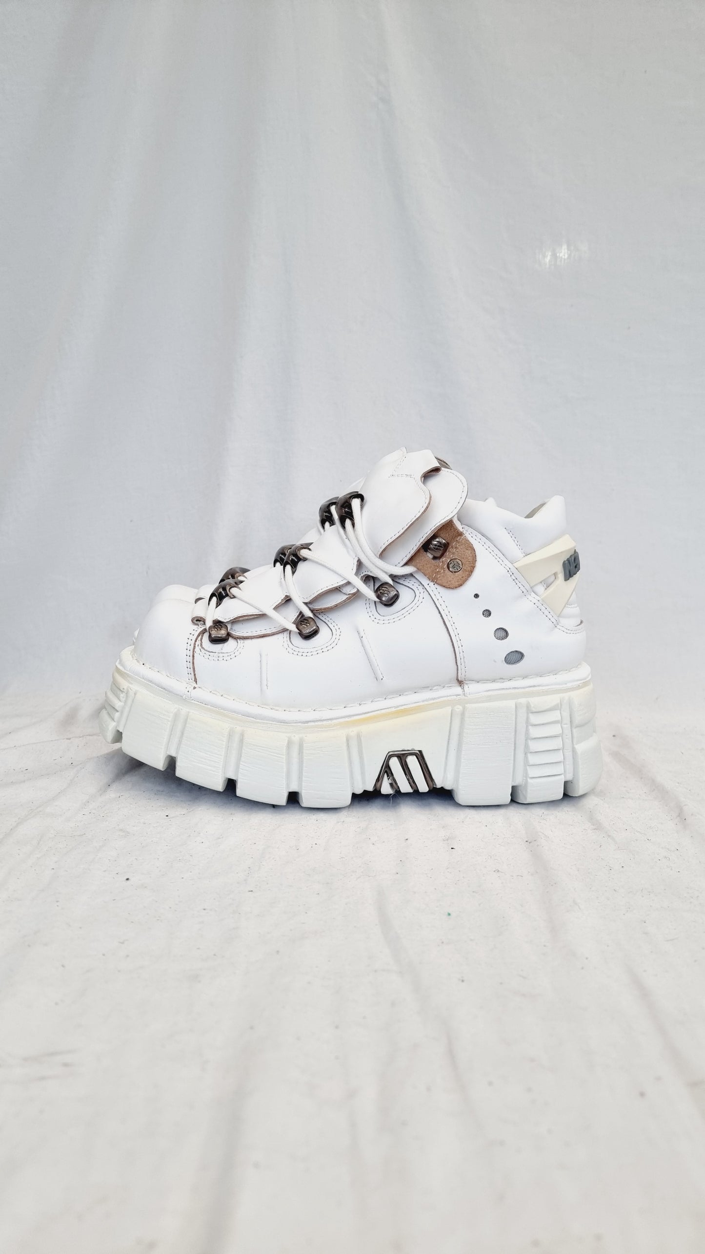 EU 40 / UK 7 New Rock Boots