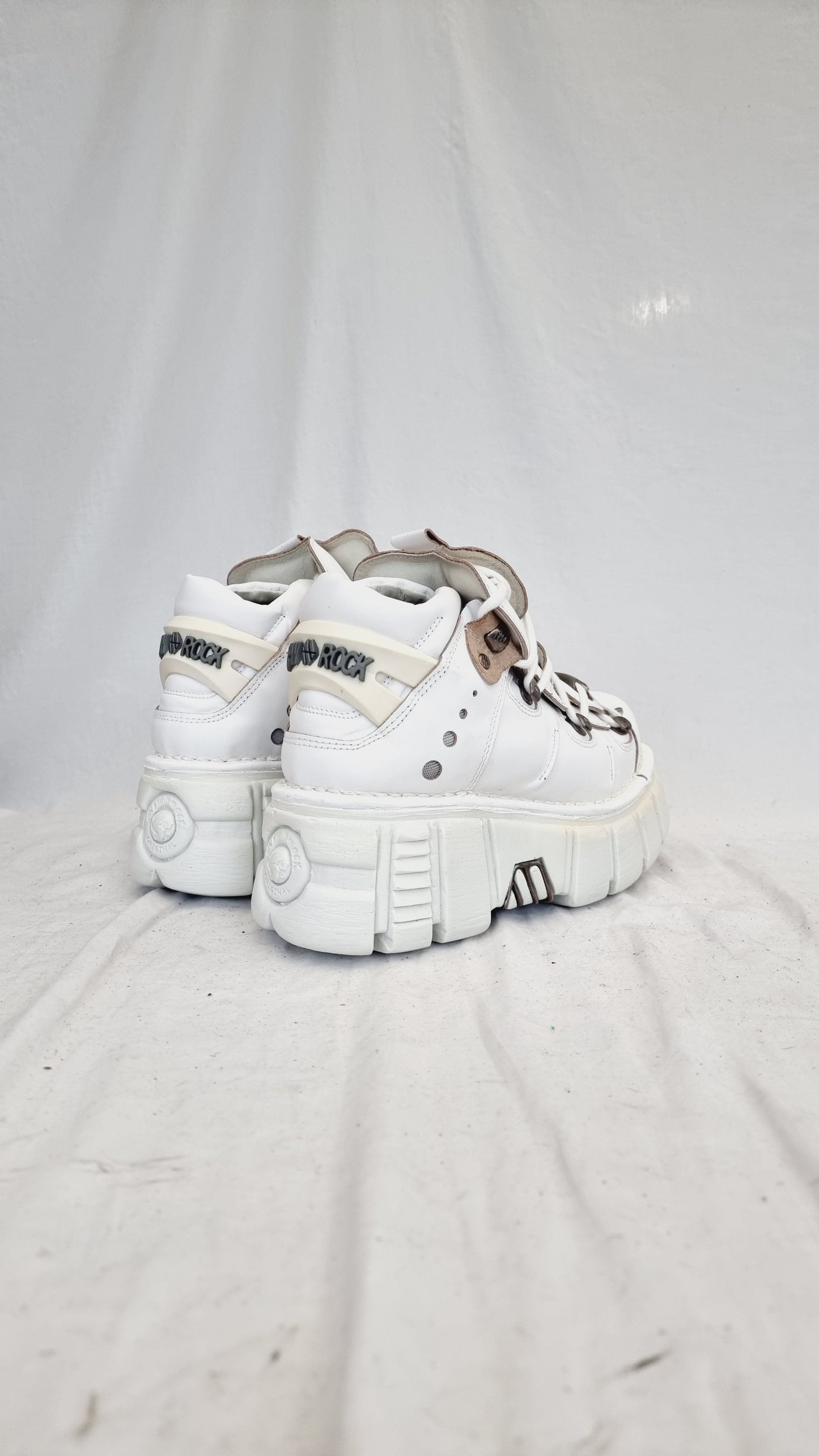 EU 40 / UK 7 New Rock Boots
