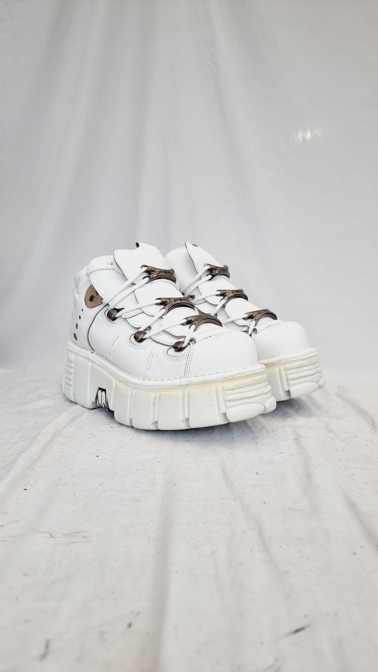 EU 40 / UK 7 New Rock Boots