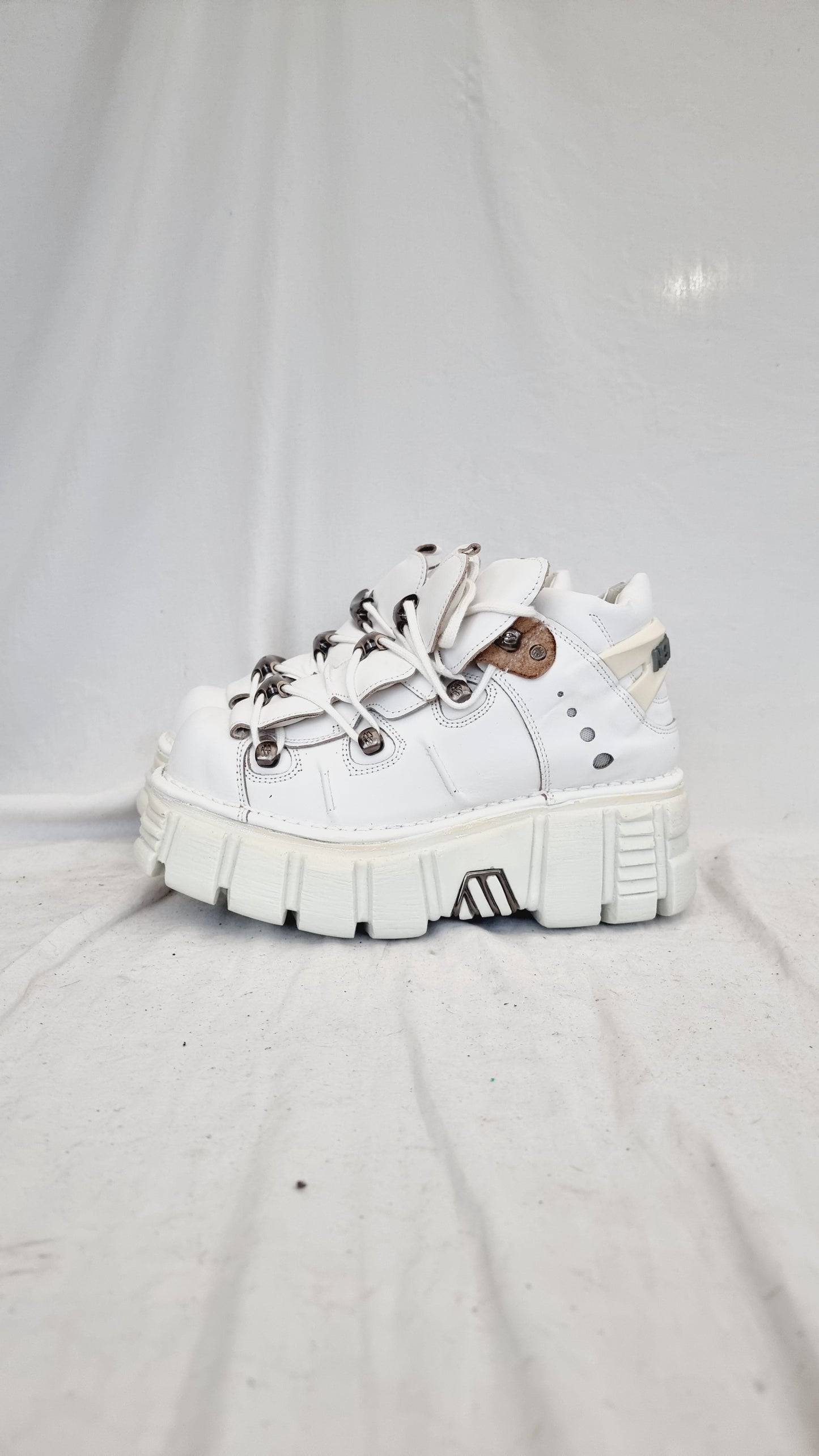 EU 40 / UK 7 New Rock Boots